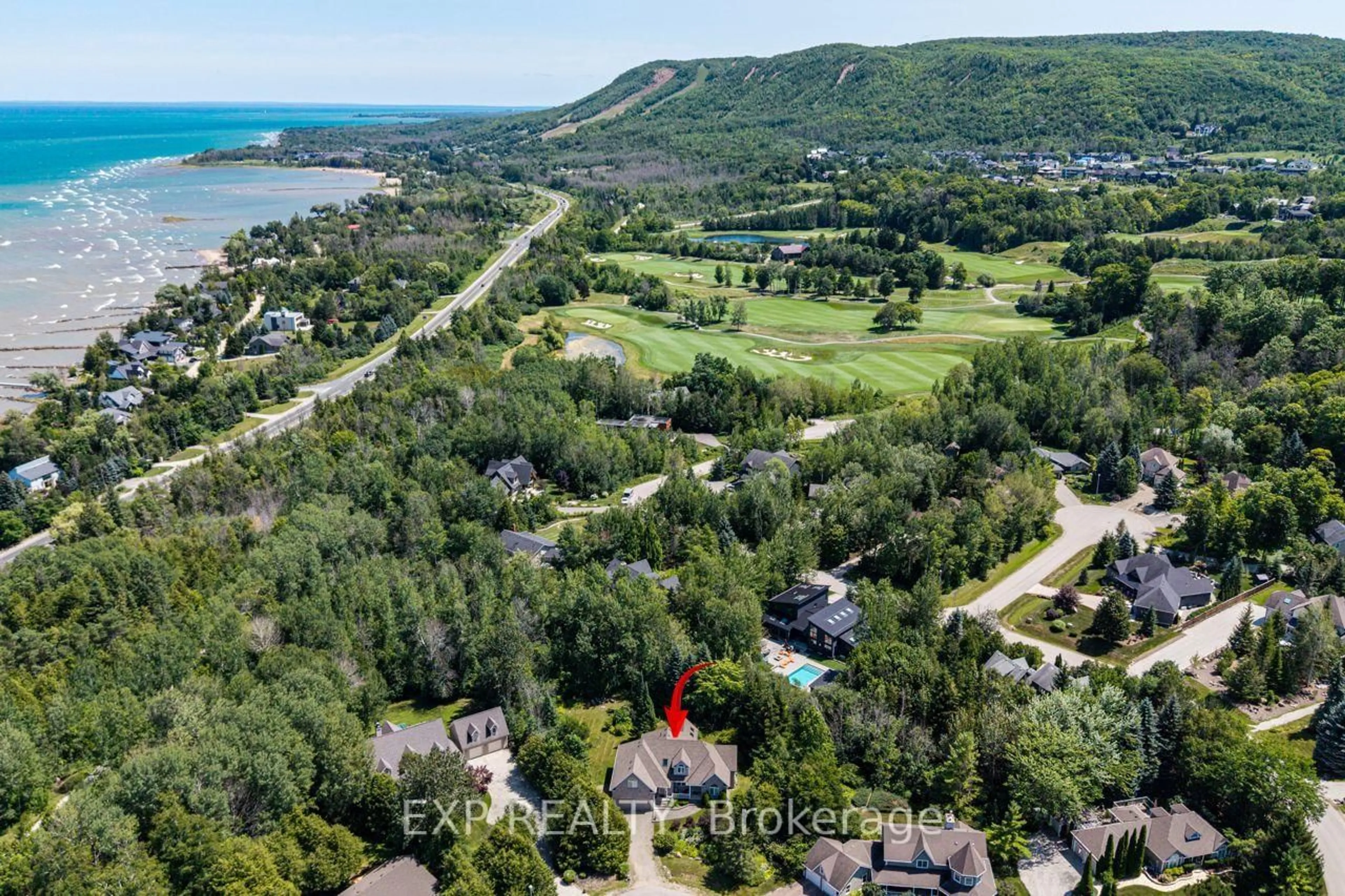 A pic from outside/outdoor area/front of a property/back of a property/a pic from drone, water/lake/river/ocean view for 110 Aberdeen Crt, Blue Mountains Ontario N0H 1J0