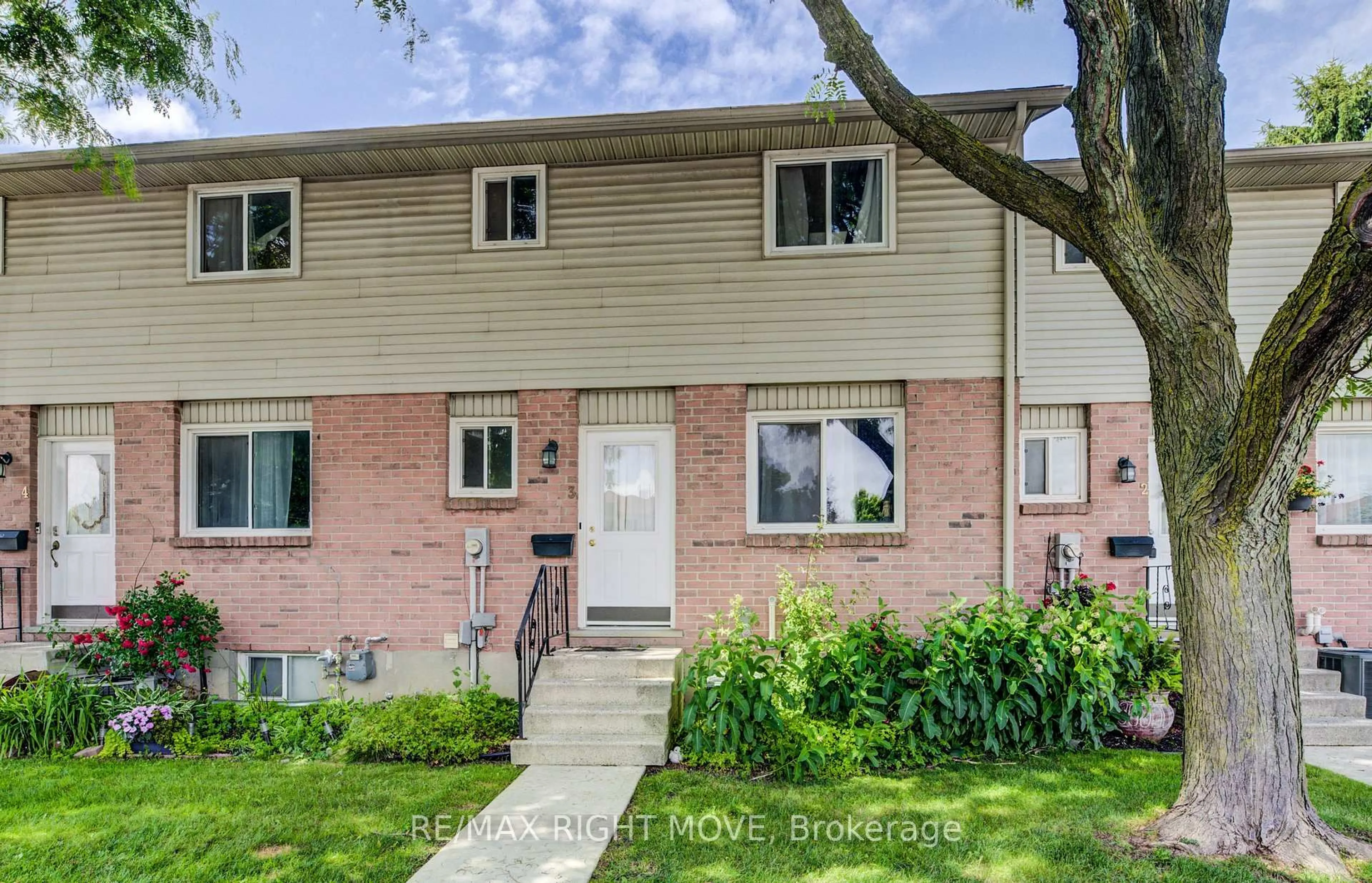 Unknown for 486 Springbank Ave #3, Woodstock Ontario N4T 1K8