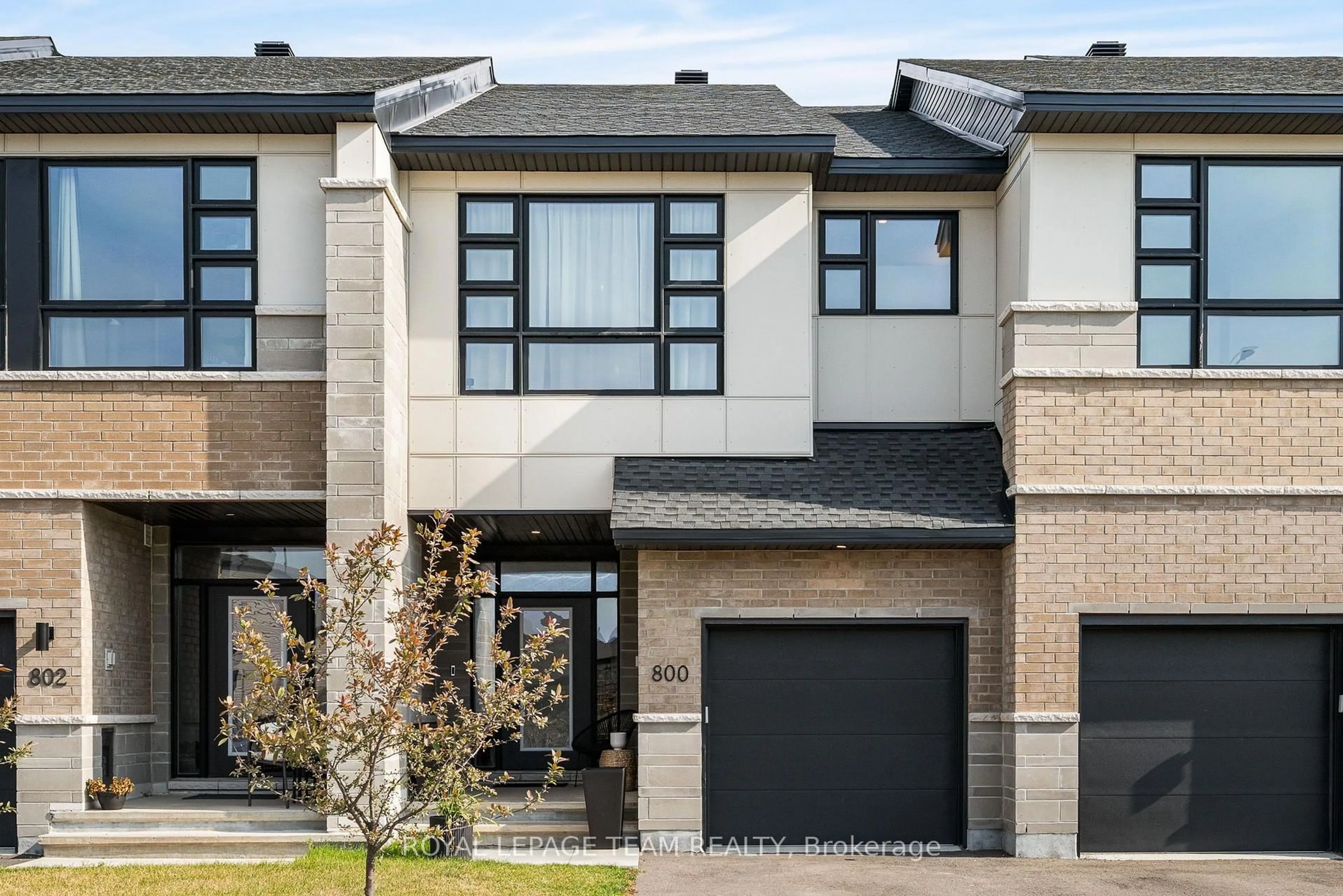 Home with brick exterior material, street for 800 Solarium Ave, Ottawa Ontario K4M 0R6