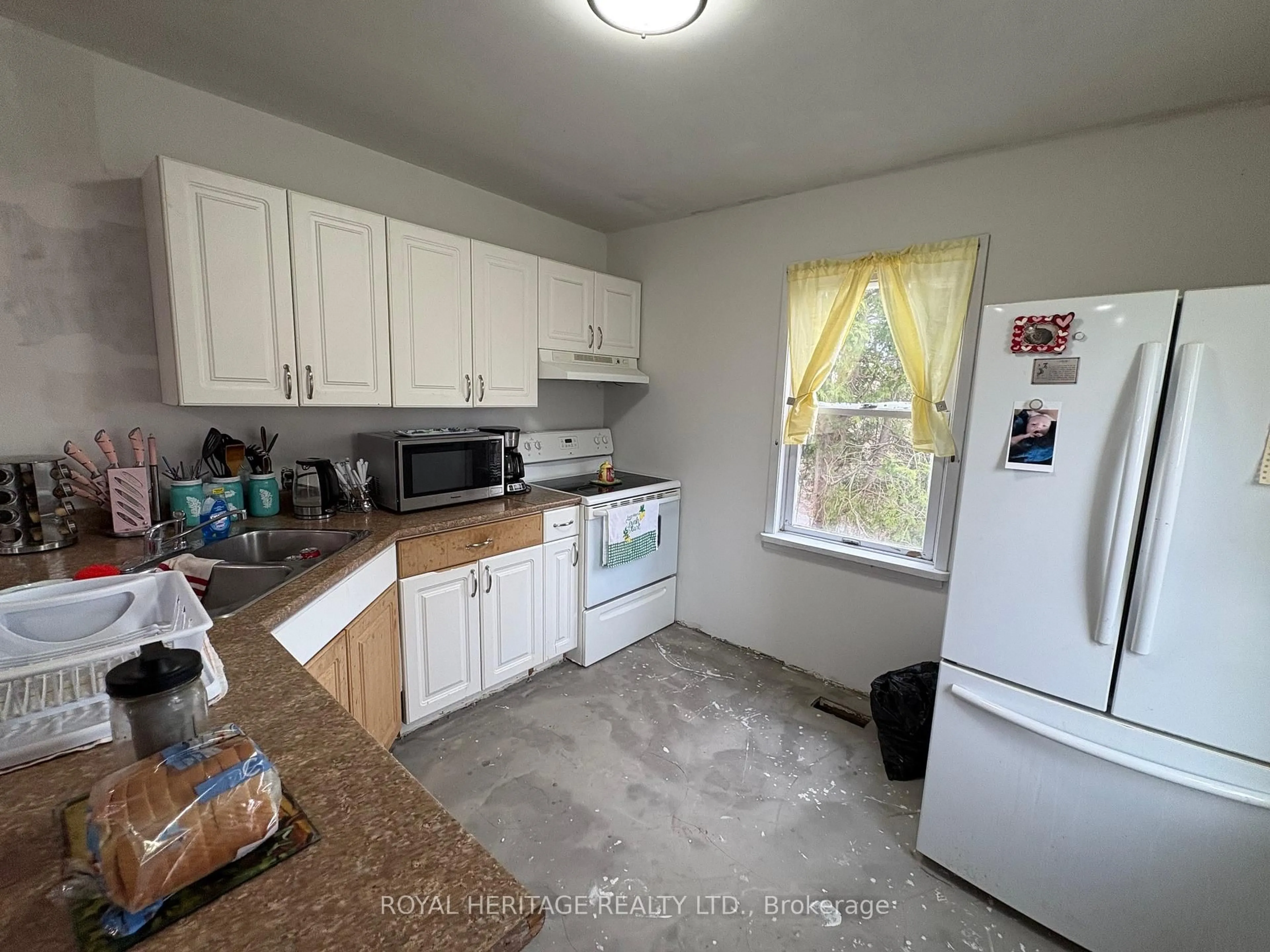 Standard kitchen, unknown for 322 Dingman Rd, Cramahe Ontario K0K 1M0