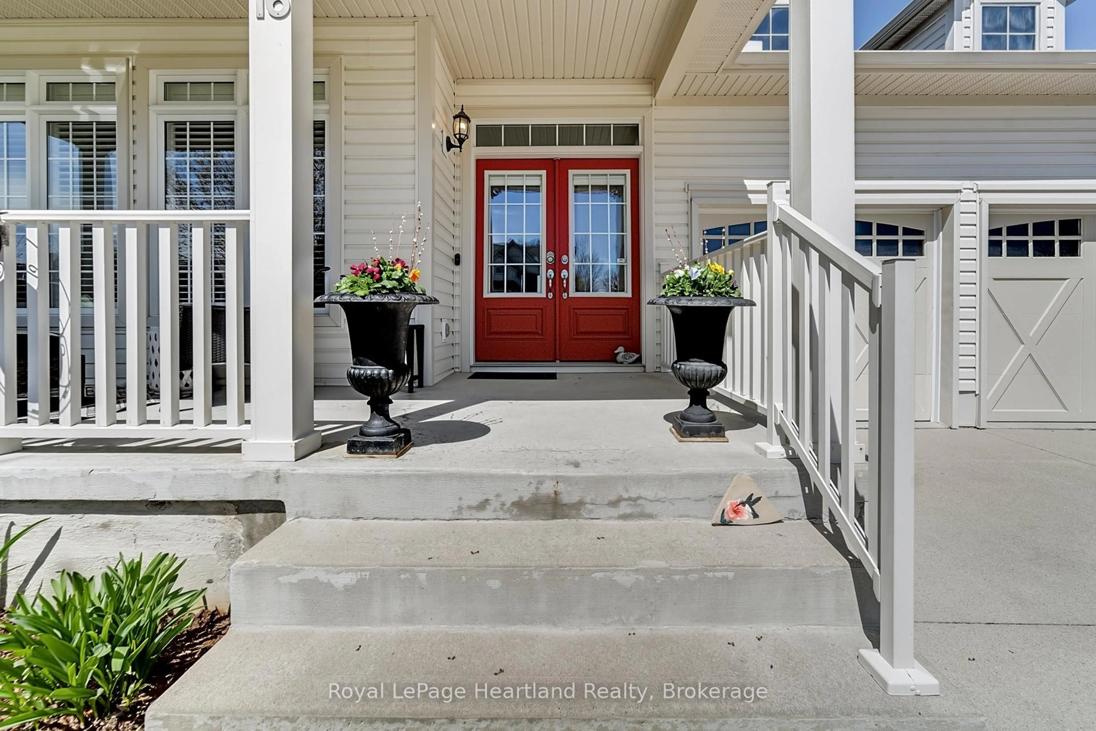 Indoor entryway for 16 Macpherson Ave, Huron East Ontario N0K 1W0