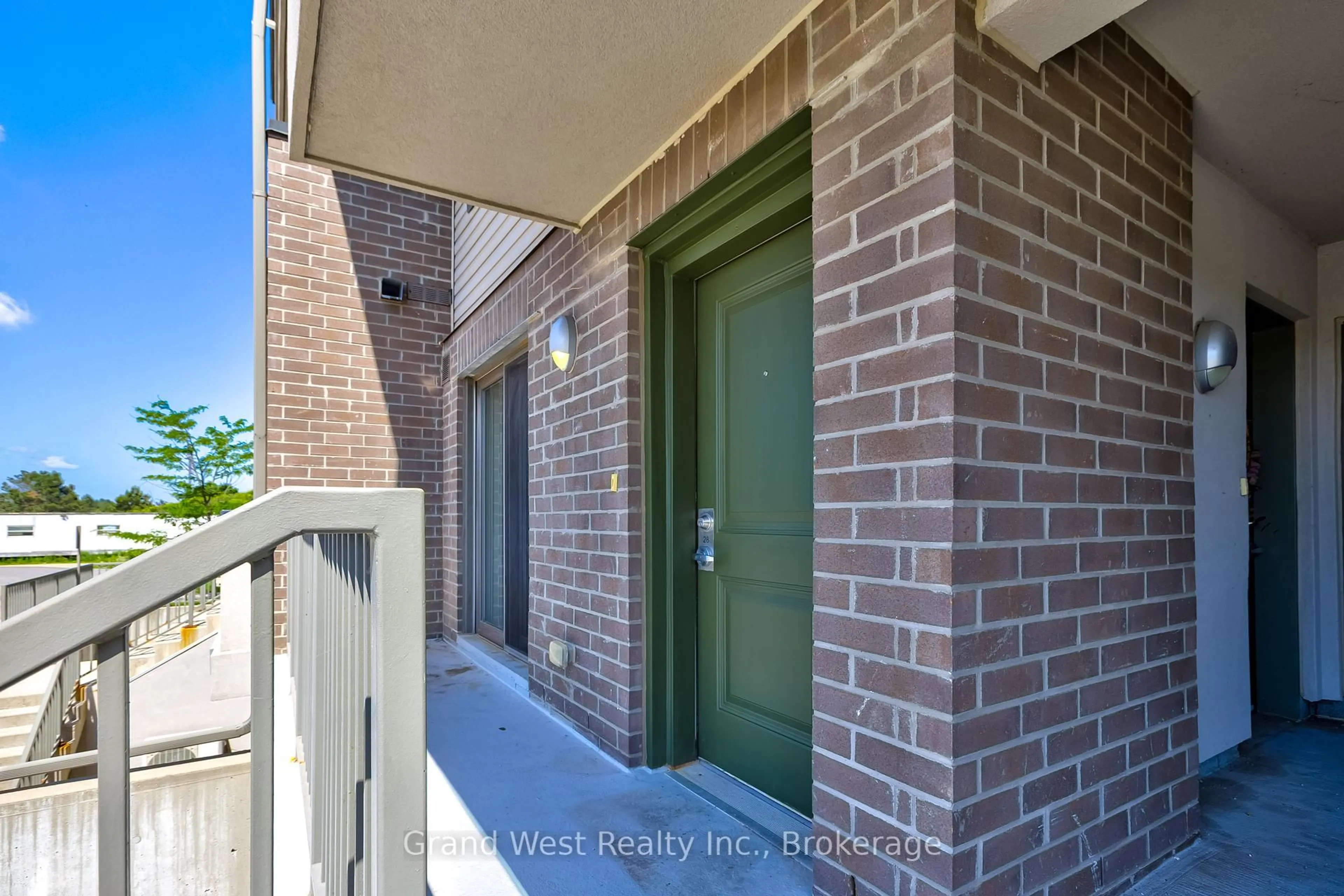Indoor entryway for 350 Fisher Mills Rd #28, Cambridge Ontario N3C 4N5