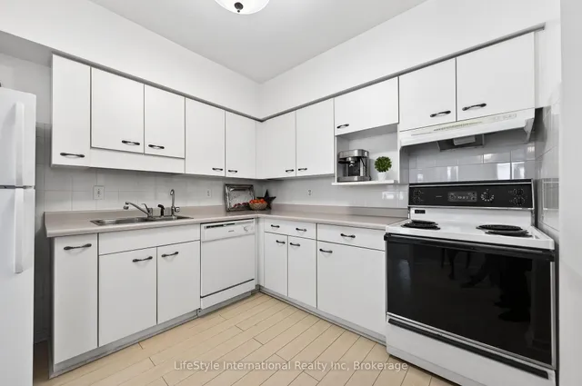 208 Silvercreek Pkwy #103, Guelph 5