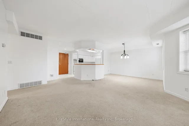 208 Silvercreek Pkwy #205, Guelph 3