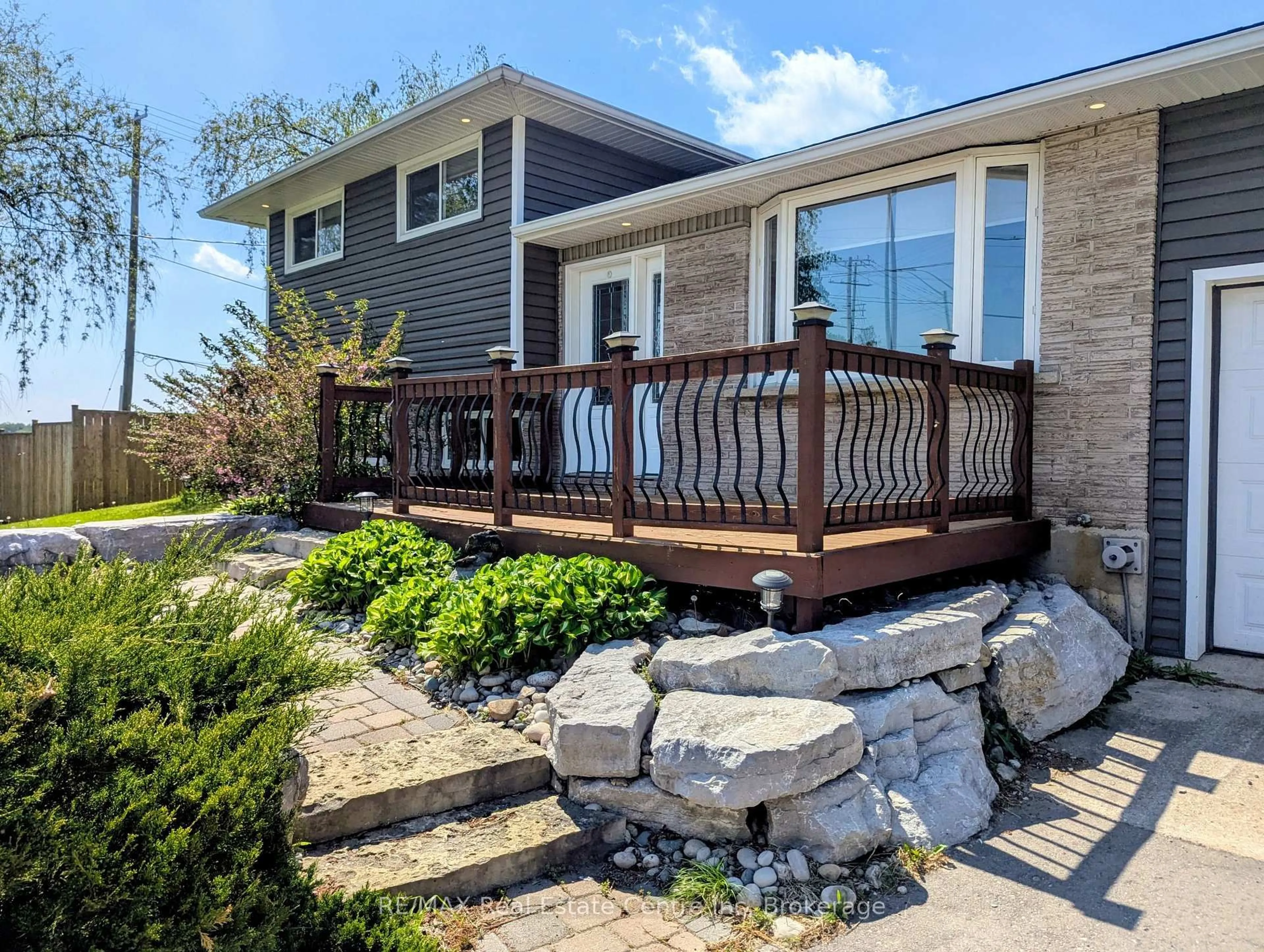 Home with vinyl exterior material, water/lake/river/ocean view for 4 First Line, Centre Wellington Ontario N0B 1S0