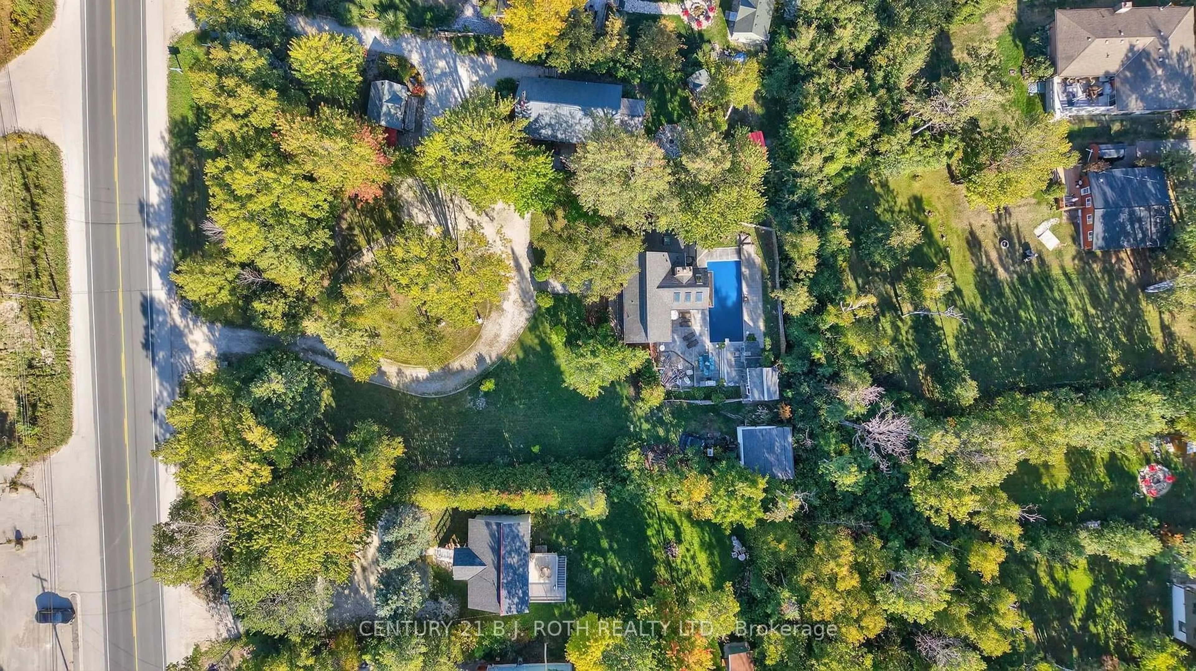 A pic from outside/outdoor area/front of a property/back of a property/a pic from drone, street for 209846 26 Highway, Blue Mountains Ontario L9Y 0L1