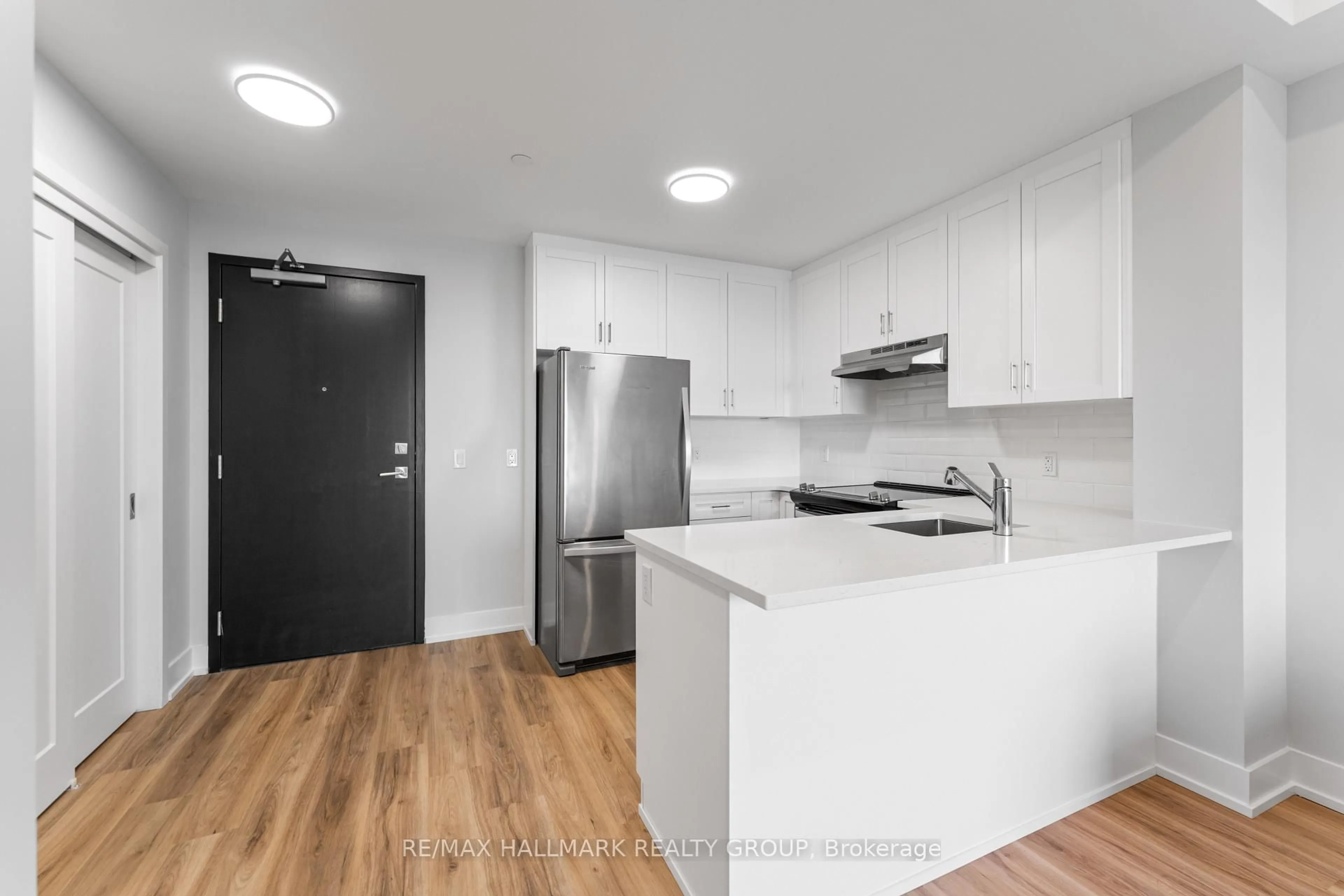 Standard kitchen, unknown for 1350 Hemlock Rd #411, Ottawa Ontario K1K 5C2