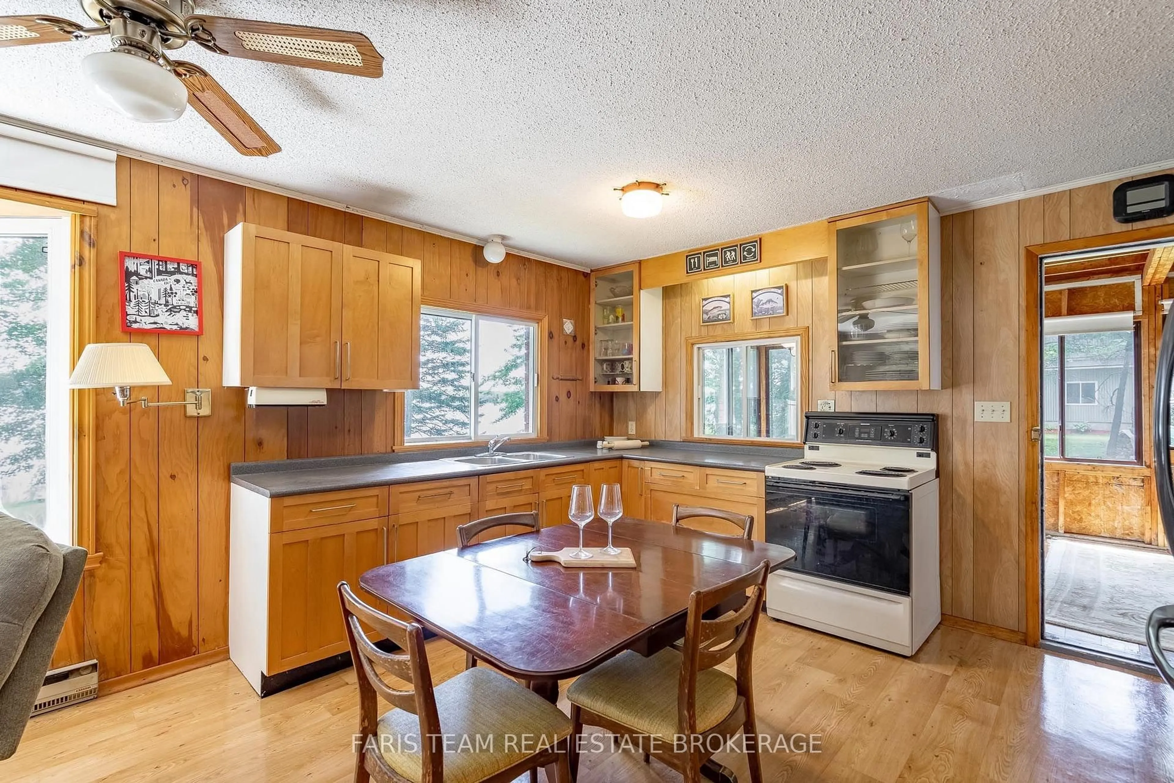 Open concept kitchen, unknown for 98 McLeish Dr, Kawartha Lakes Ontario L0K 1W0