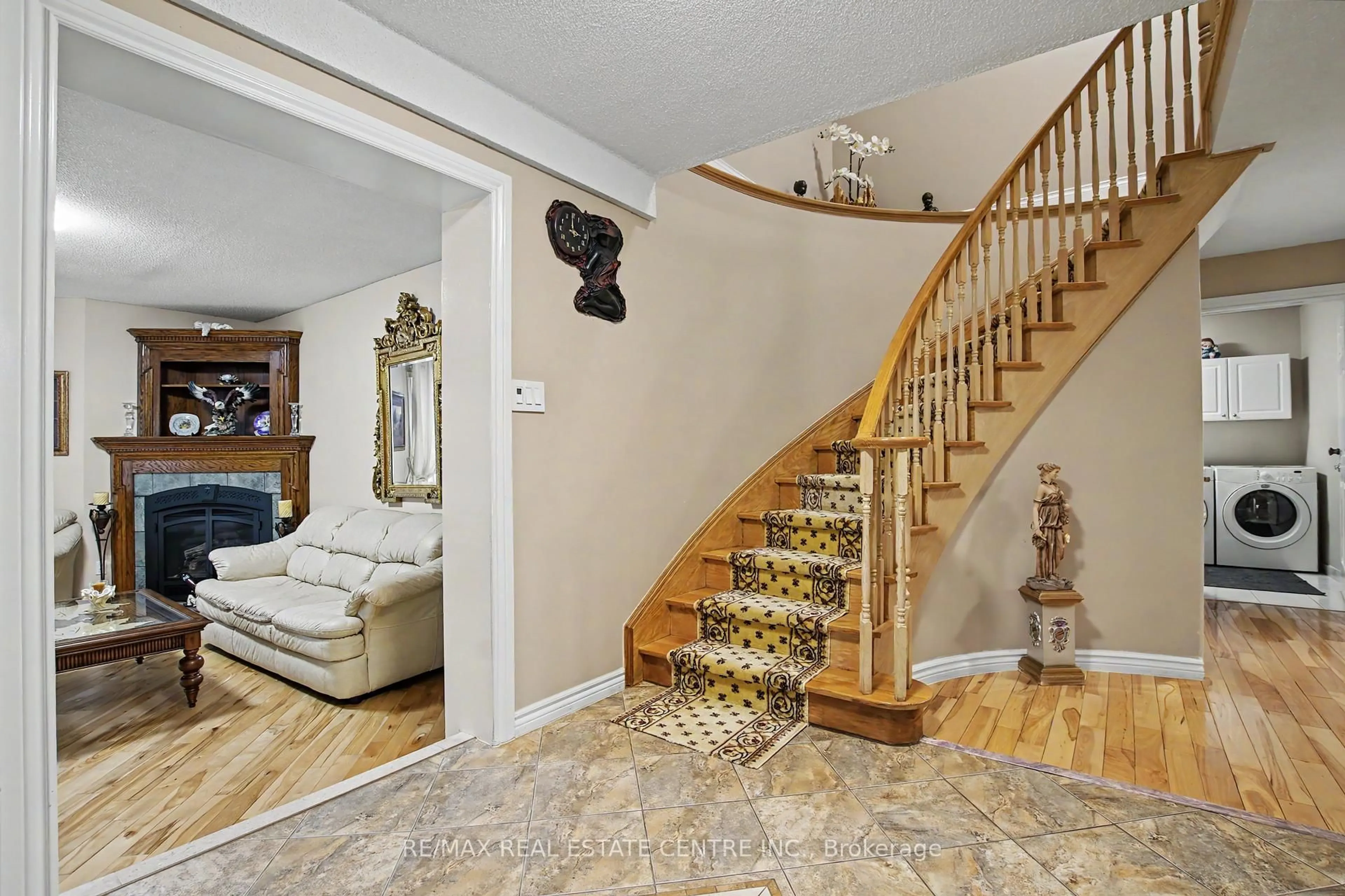 Unknown for 342 Saginaw Pkwy, Cambridge Ontario N1T 1R8