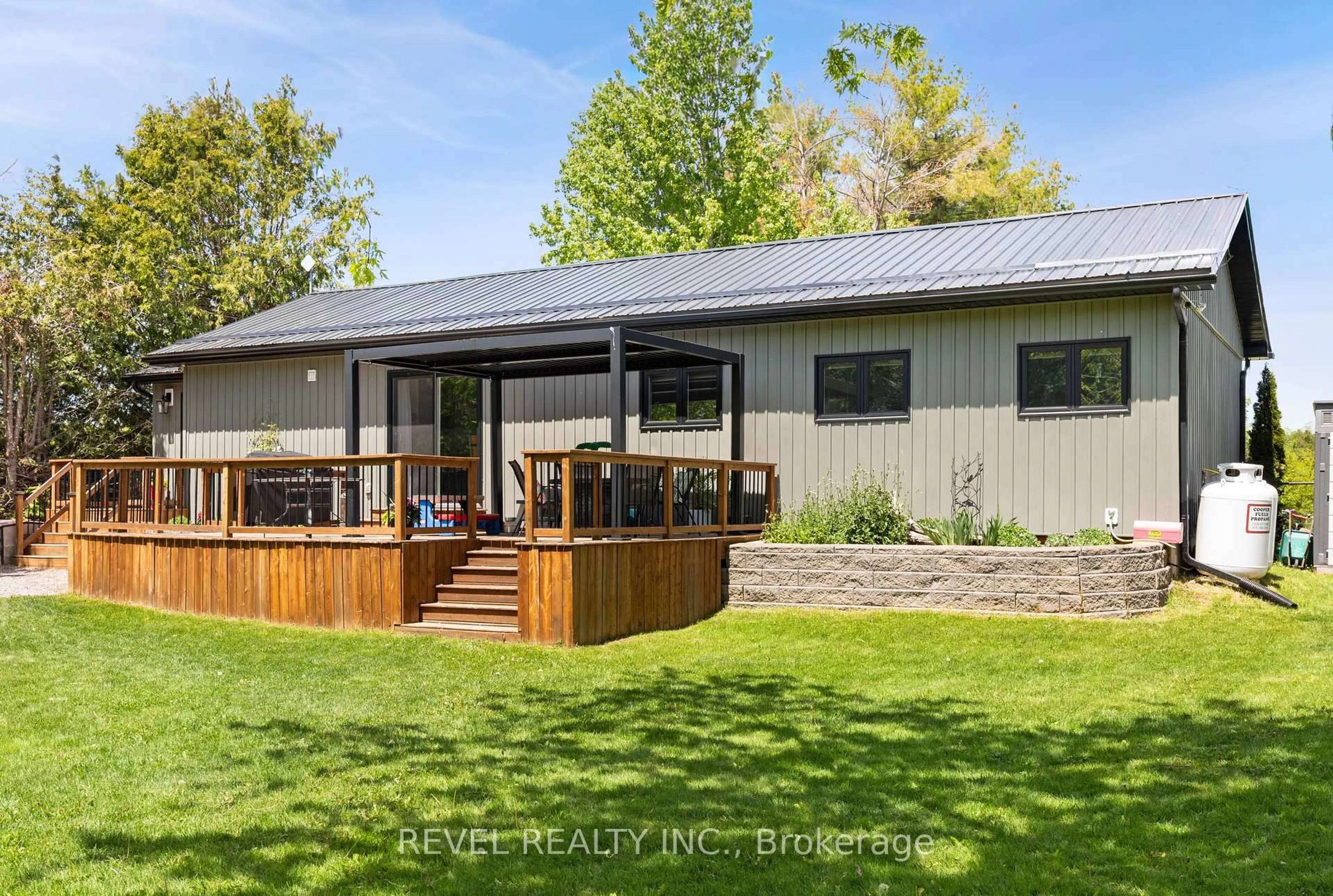 Home with vinyl exterior material, water/lake/river/ocean view for 122 Mcguire Beach Rd, Kawartha Lakes Ontario K0M 2B0