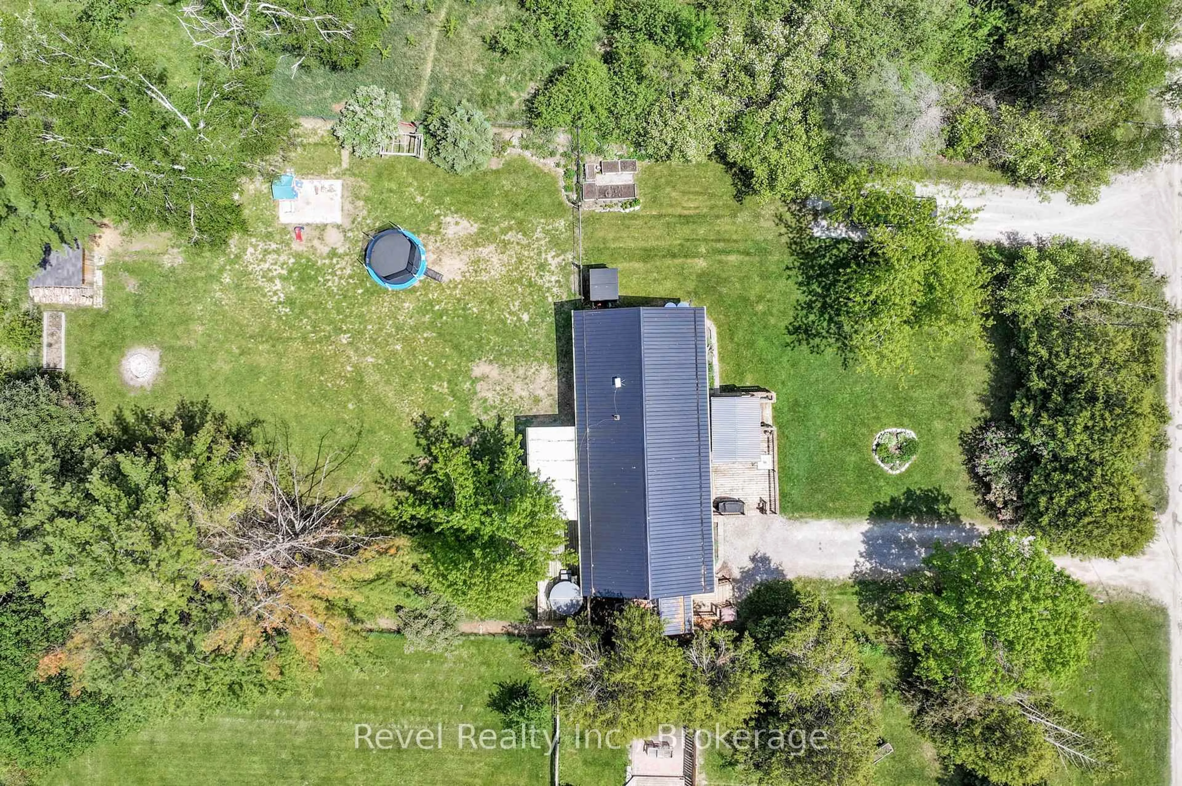A pic from outside/outdoor area/front of a property/back of a property/a pic from drone, unknown for 122 Mcguire Beach Rd, Kawartha Lakes Ontario K0M 2B0
