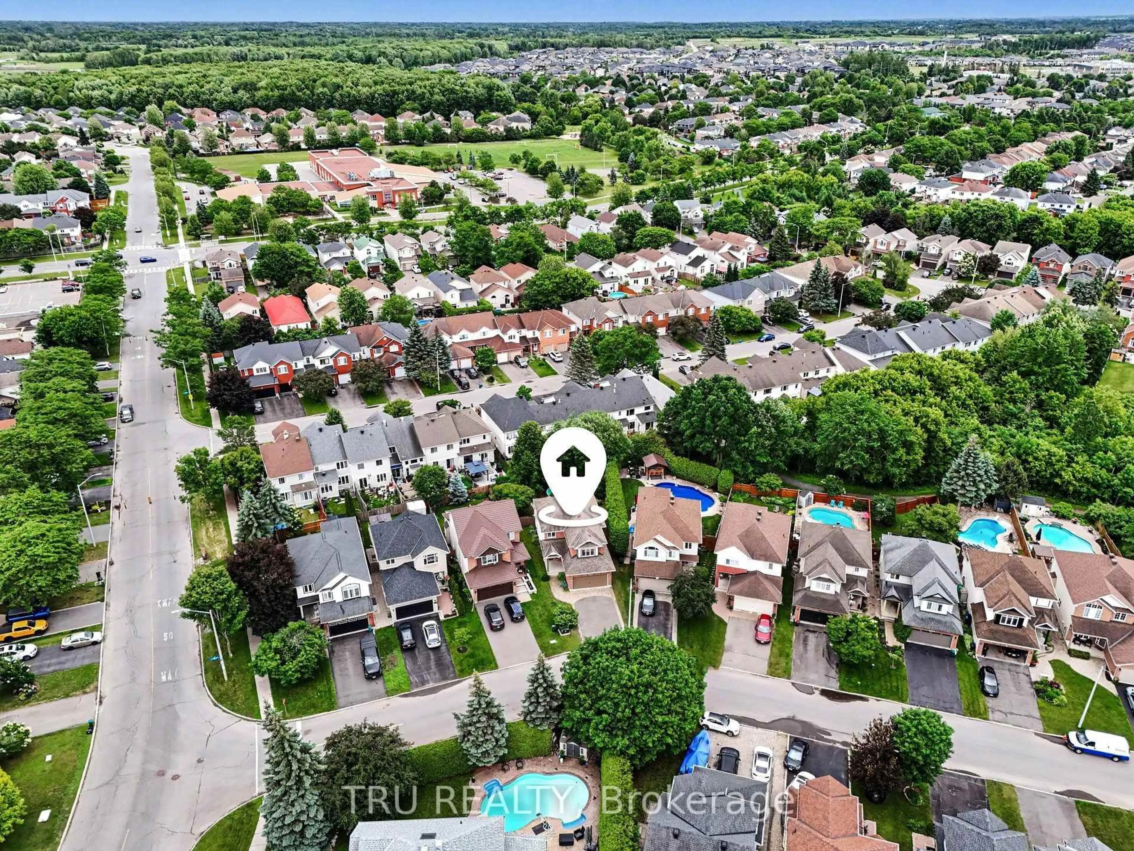 A pic from outside/outdoor area/front of a property/back of a property/a pic from drone, street for 4082 Otter Tail Cres, Ottawa Ontario K1V 1R3