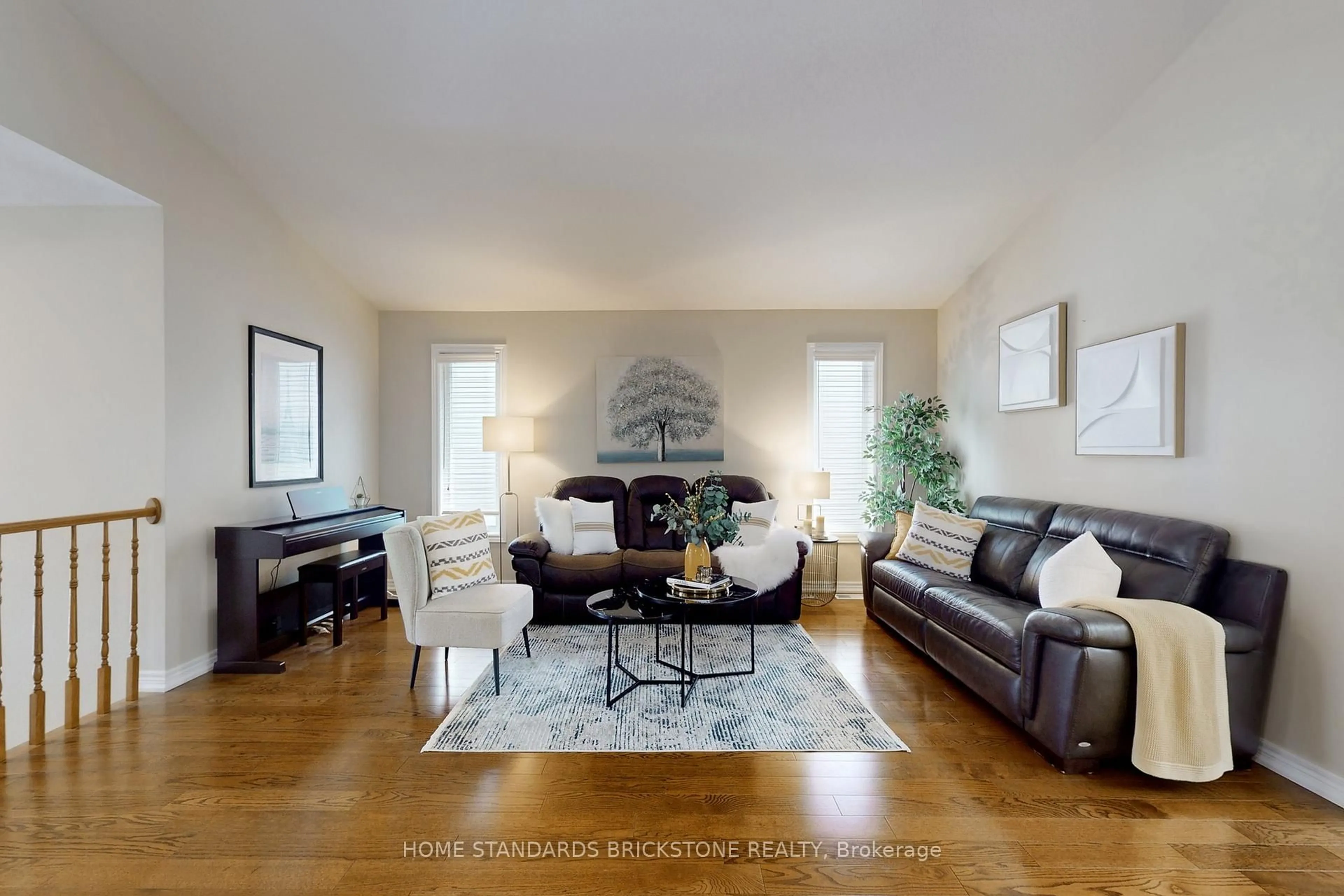 Living room with furniture, unknown for 412 Autumn Cres, Welland Ontario L3C 7J9