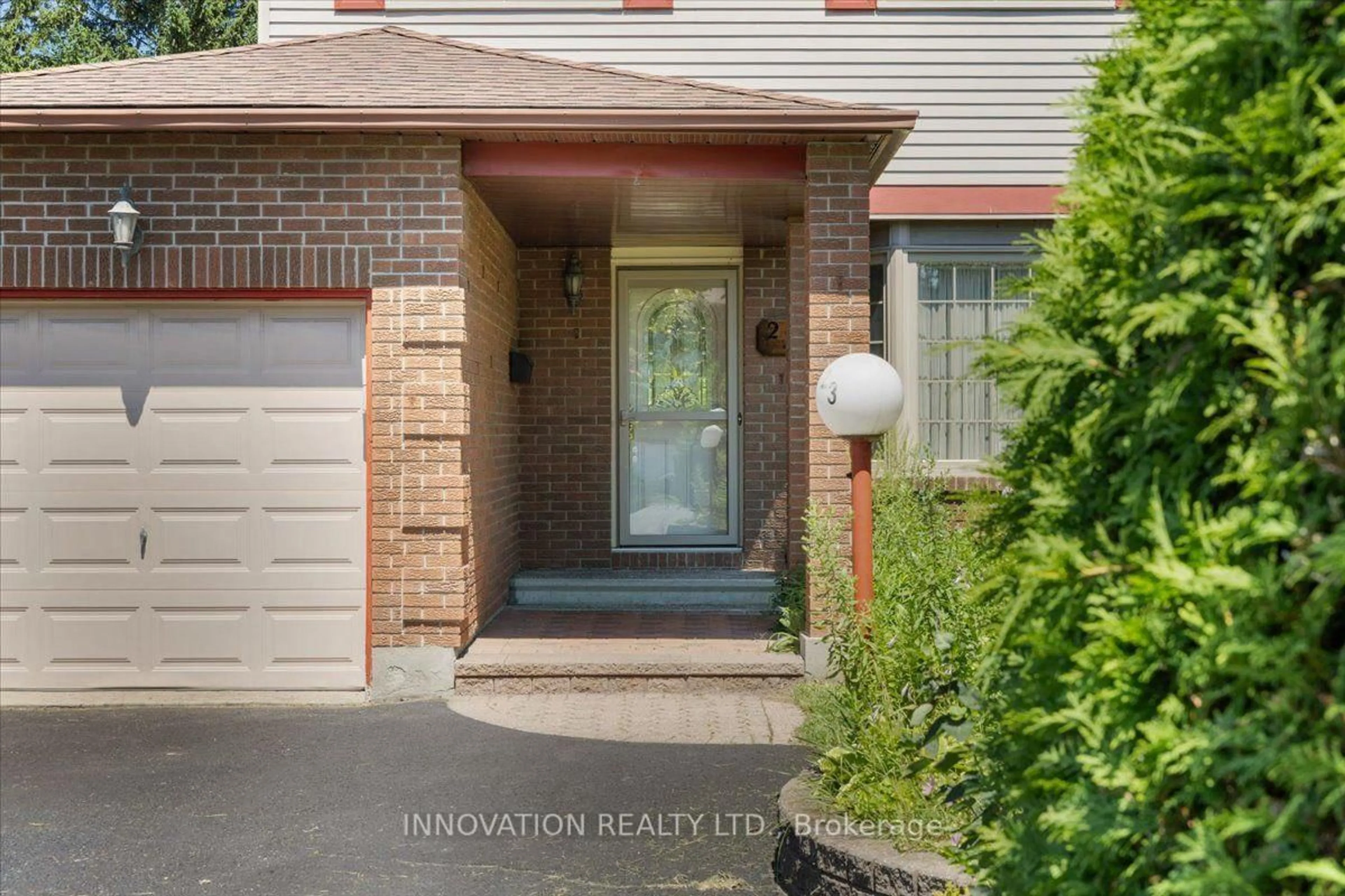 Indoor entryway for 23 Pheasant Run Dr, Ottawa Ontario K2J 2R3
