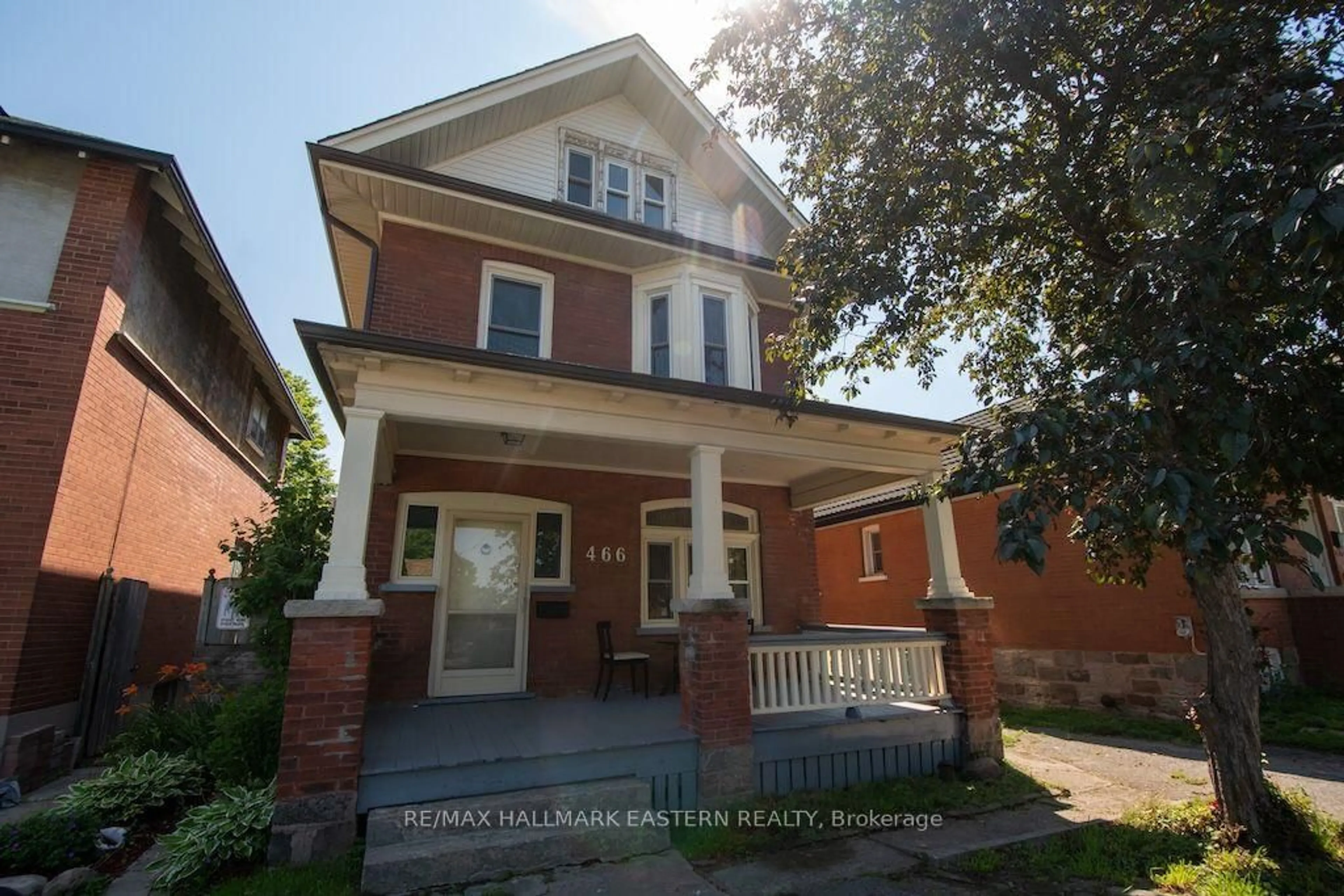 Home with brick exterior material, street for 466 Rubidge St, Peterborough Ontario K9H 4E5