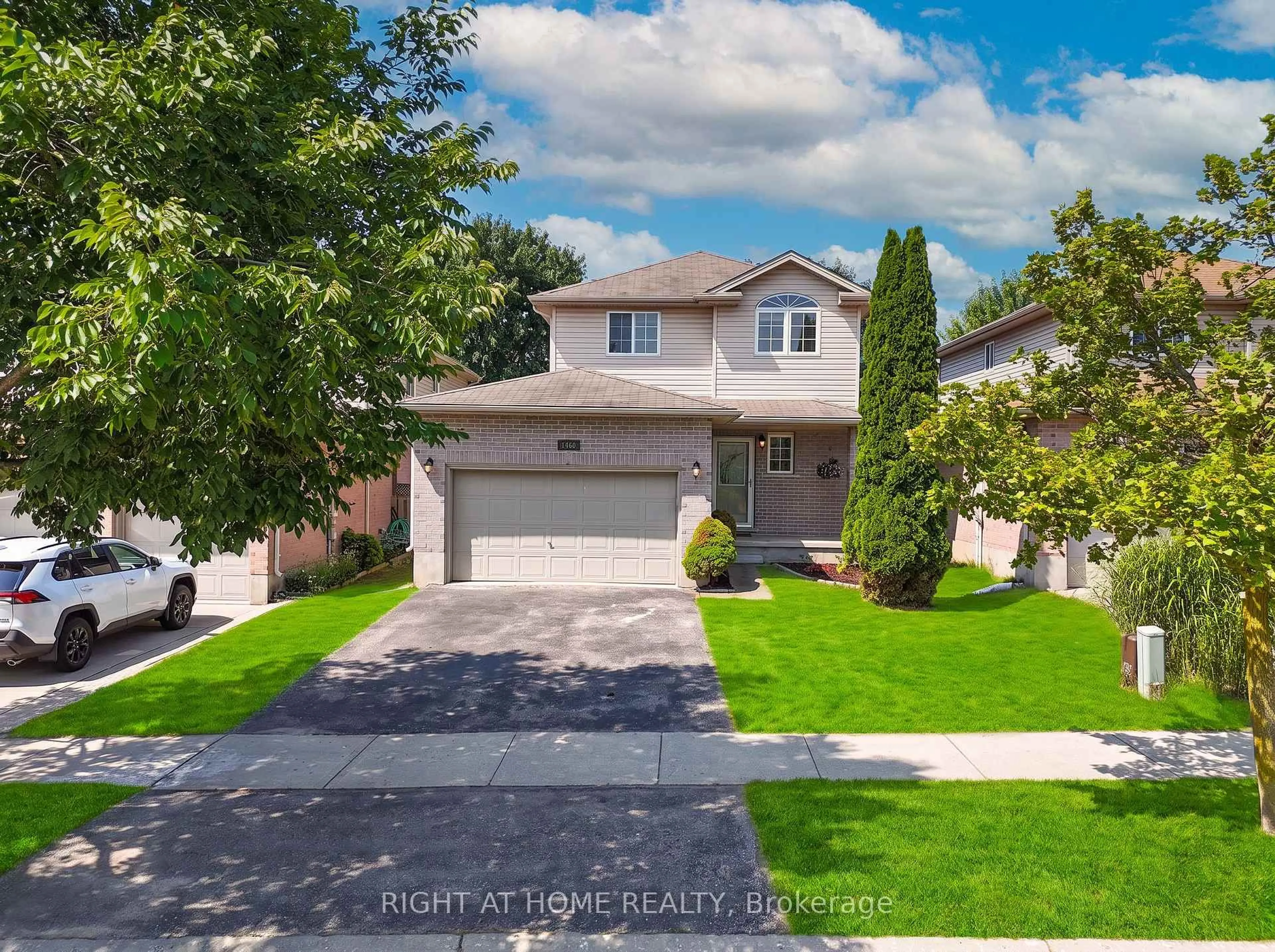 A pic from outside/outdoor area/front of a property/back of a property/a pic from drone, street for 1460 South Wenige Dr, London North Ontario N5X 4N1