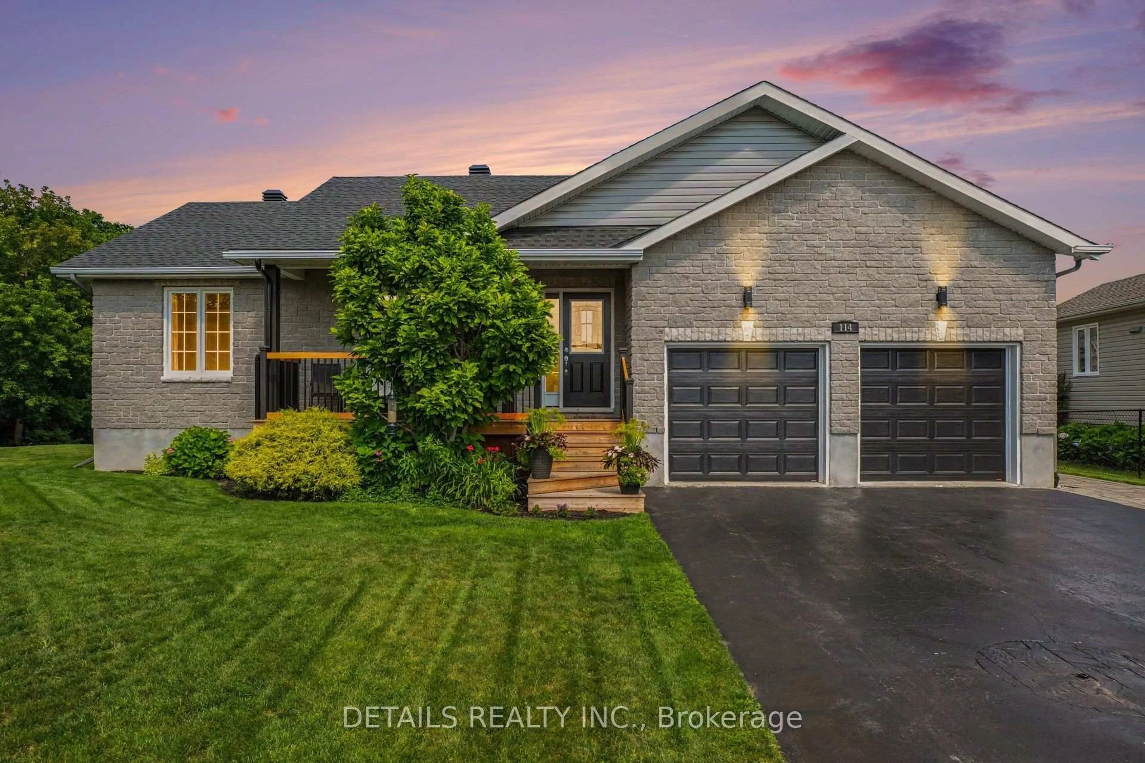 Home with brick exterior material, street for 114 Templeton Crt, North Grenville Ontario K0G 1J0