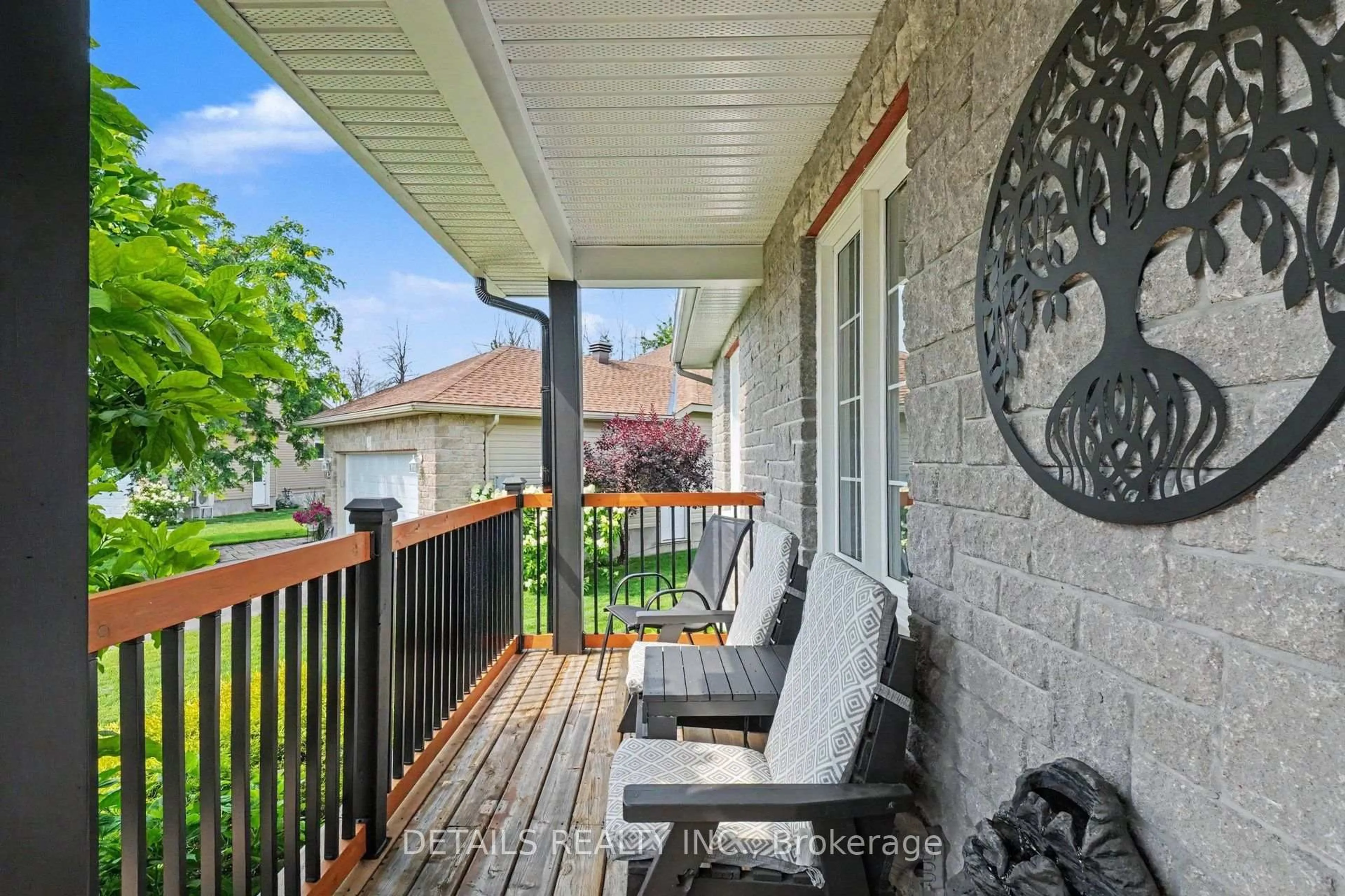 Patio, street for 114 Templeton Crt, North Grenville Ontario K0G 1J0