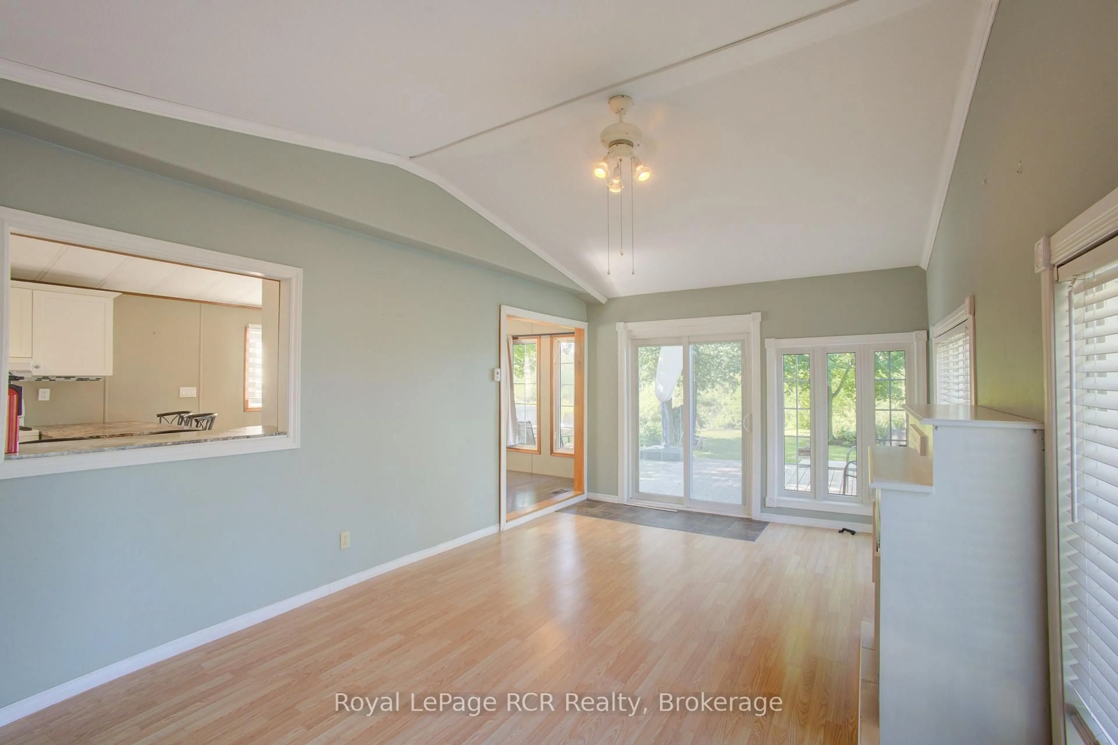 Indoor entryway for 79681 Bluewater Hwy 21 #3 Maple St, Central Huron Ontario N7A 3X8