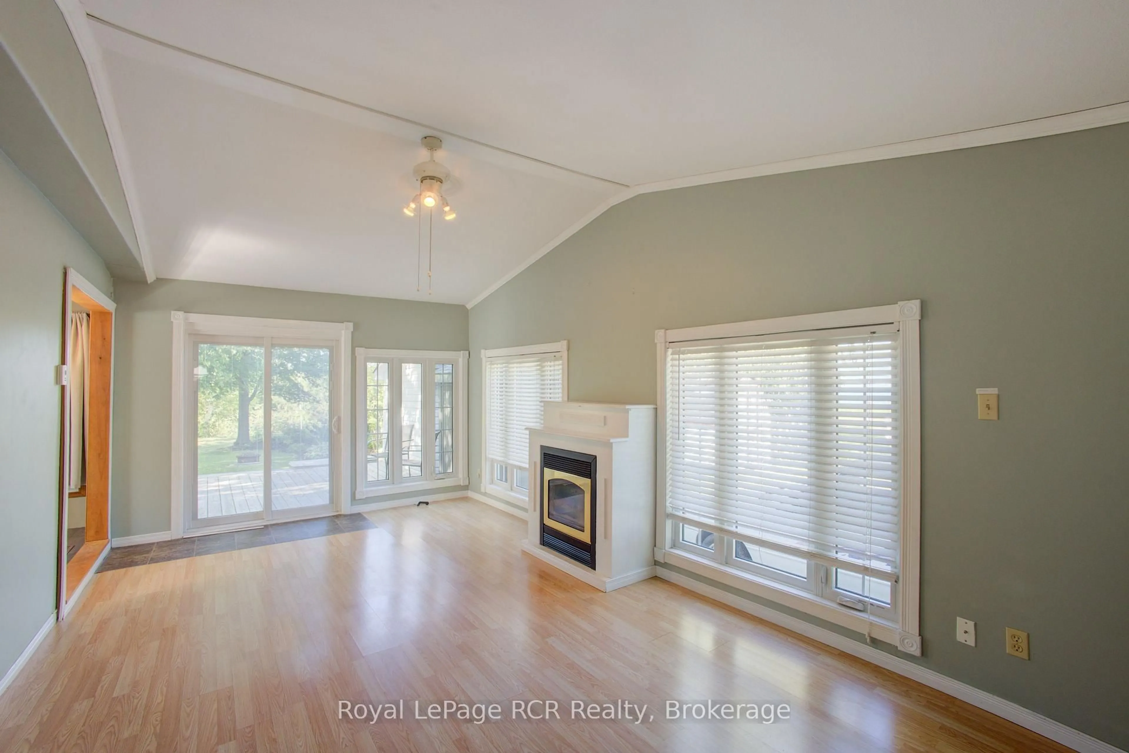 Unknown for 79681 Bluewater Hwy 21 #3 Maple St, Central Huron Ontario N7A 3X8