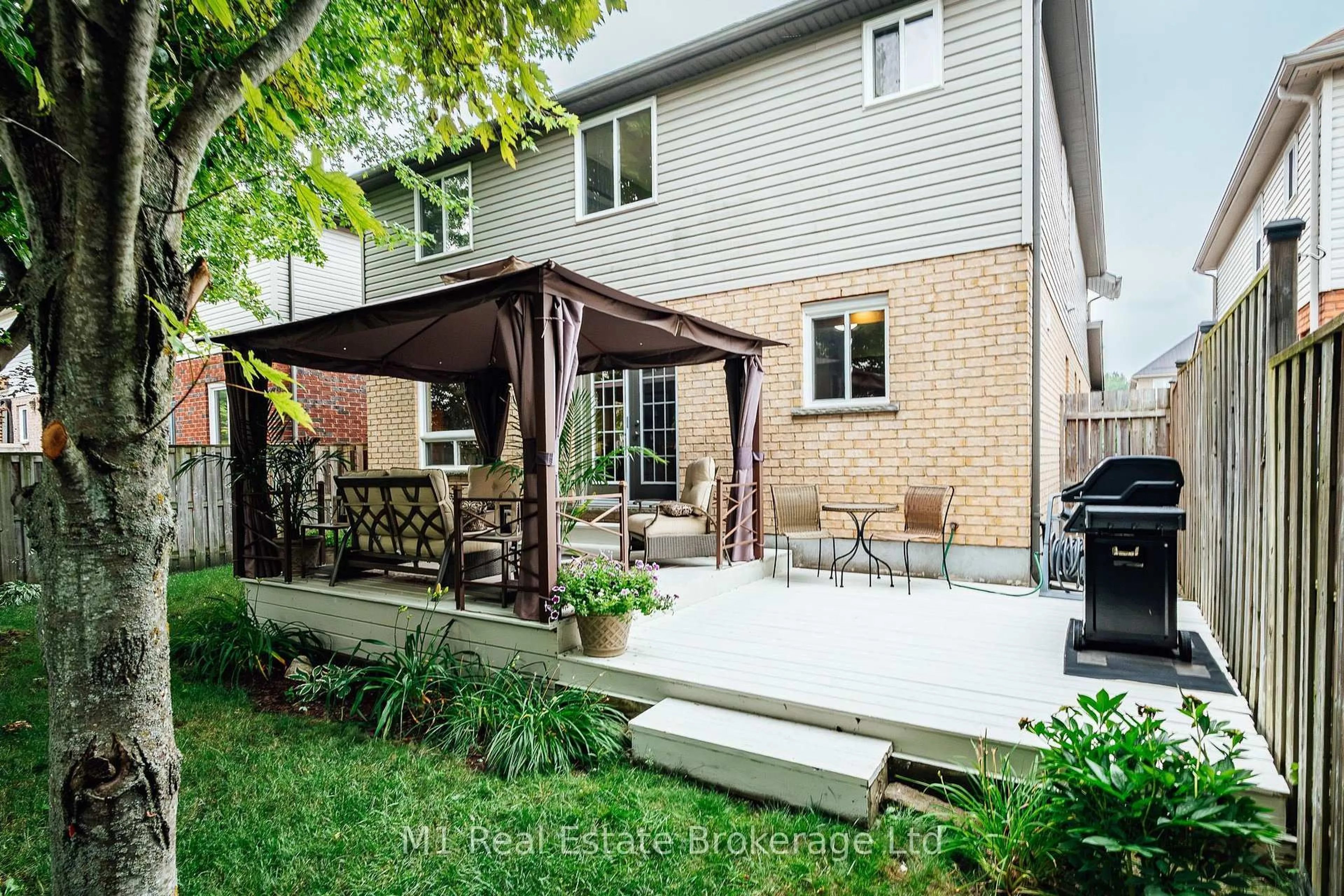 Patio, street for 82 Vaughan St, Guelph Ontario N1G 0B3