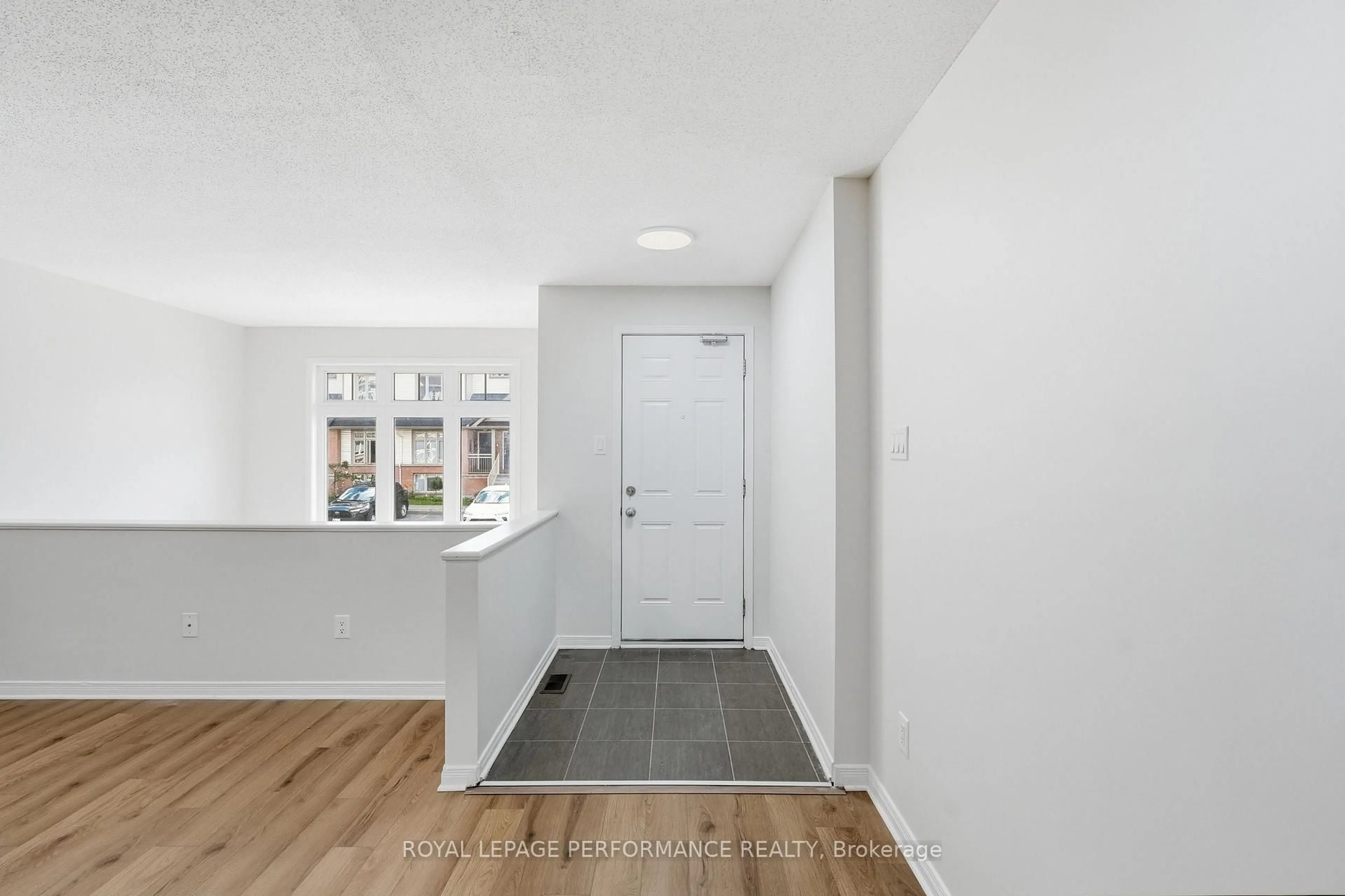 Indoor entryway for 322 Galston Private, Ottawa Ontario K1W 0G3