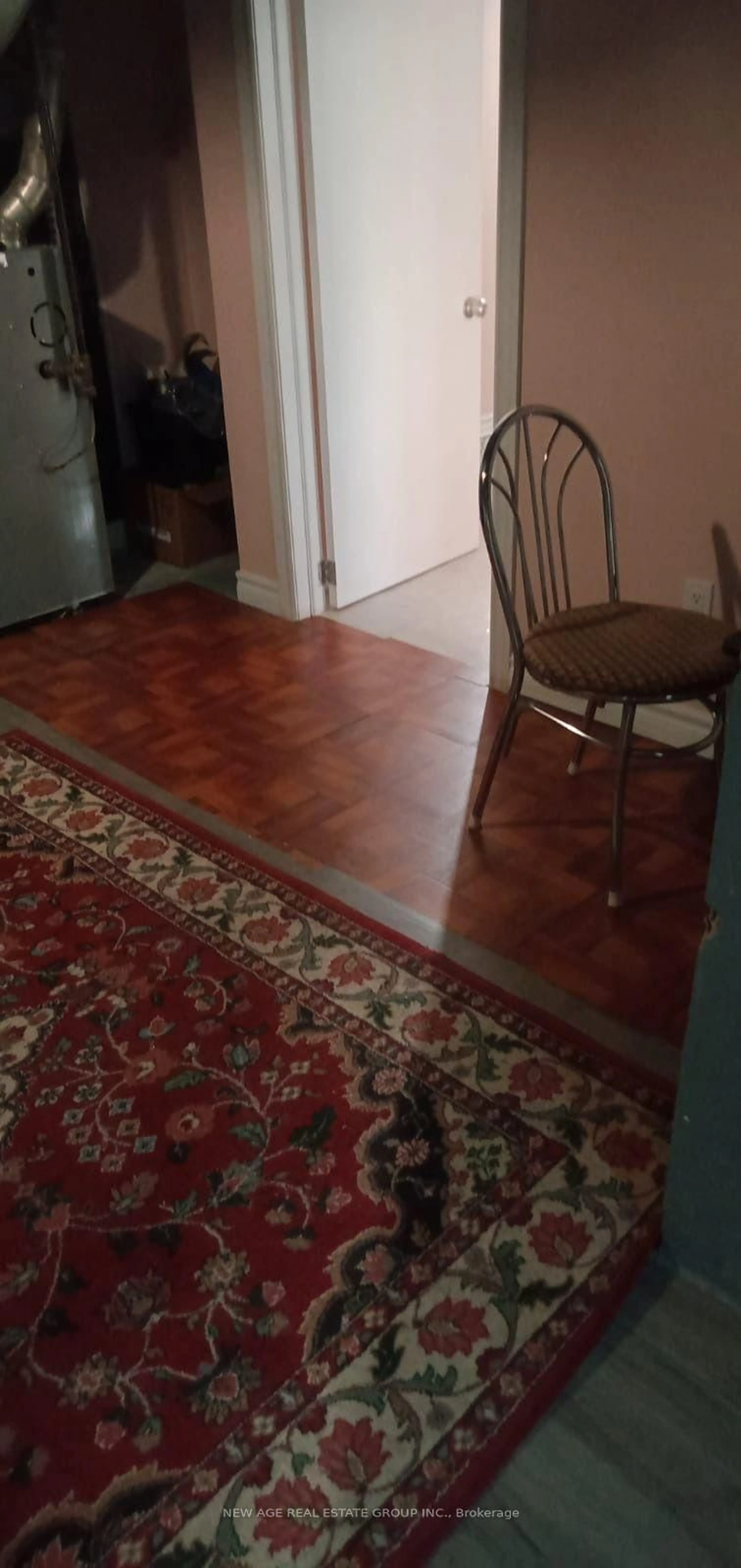 Unknown for 22 Alice St, Hamilton Ontario L8H 4R1