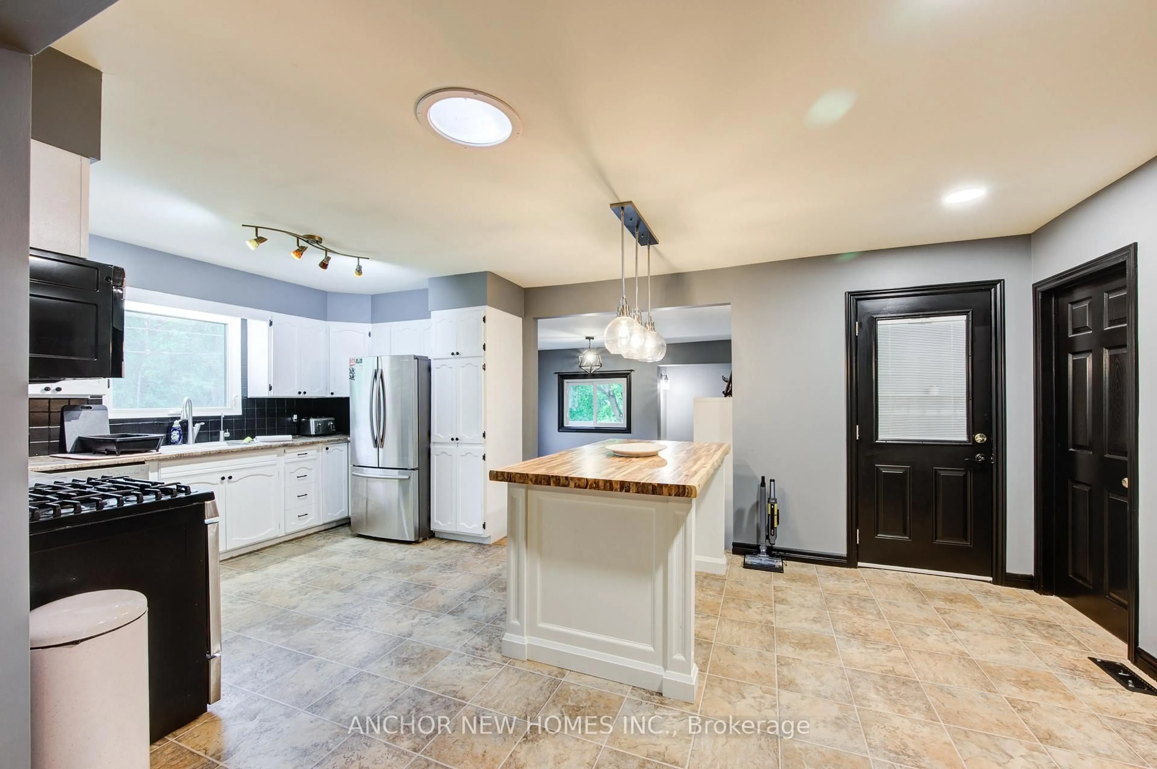 Open concept kitchen, ceramic/tile floor for 403137 ROBINSON Rd, South-West Oxford Ontario N5C 3J7