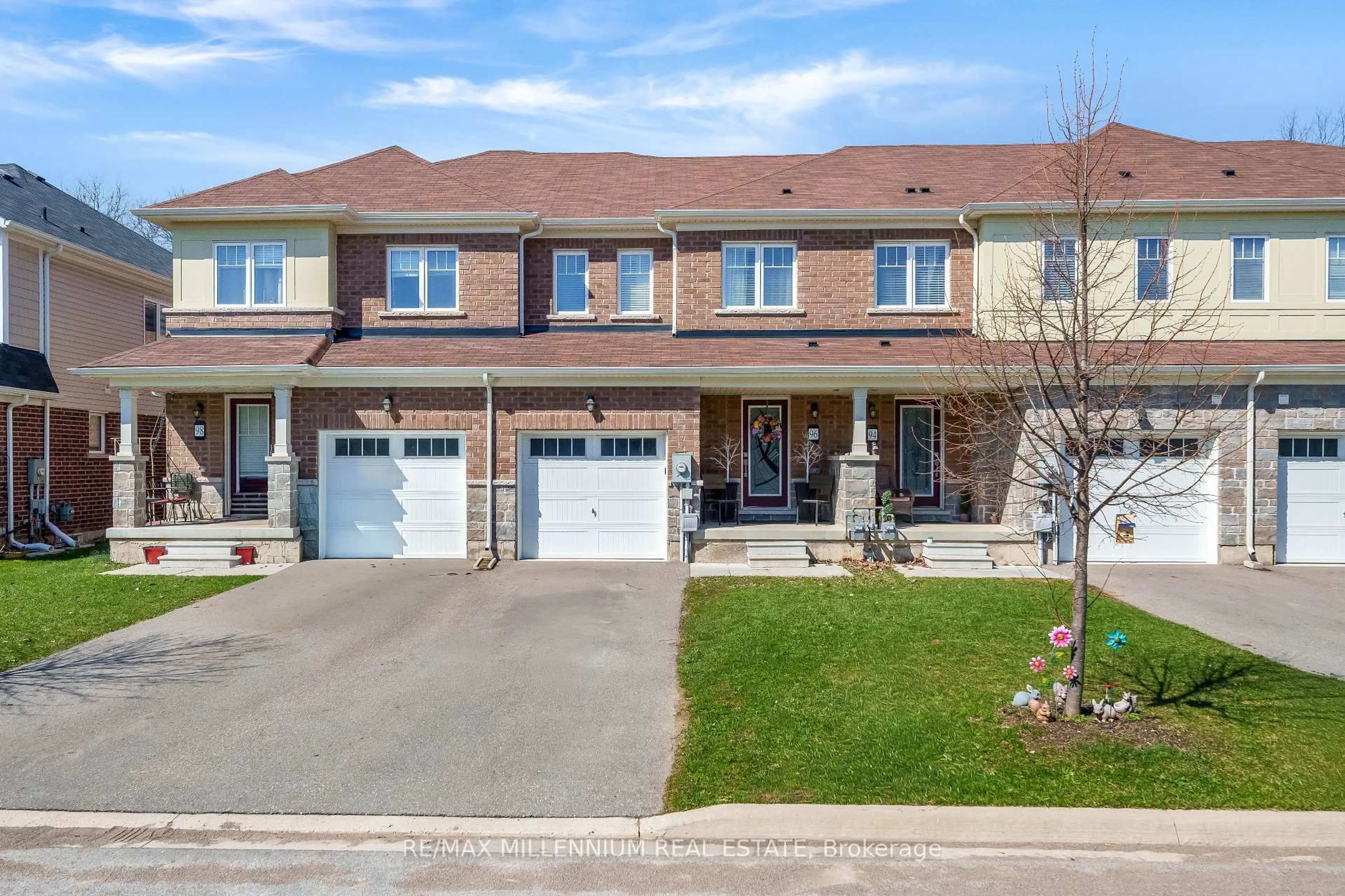 Home with brick exterior material, street for 96 Esther Cres, Thorold Ontario L3B 0G3