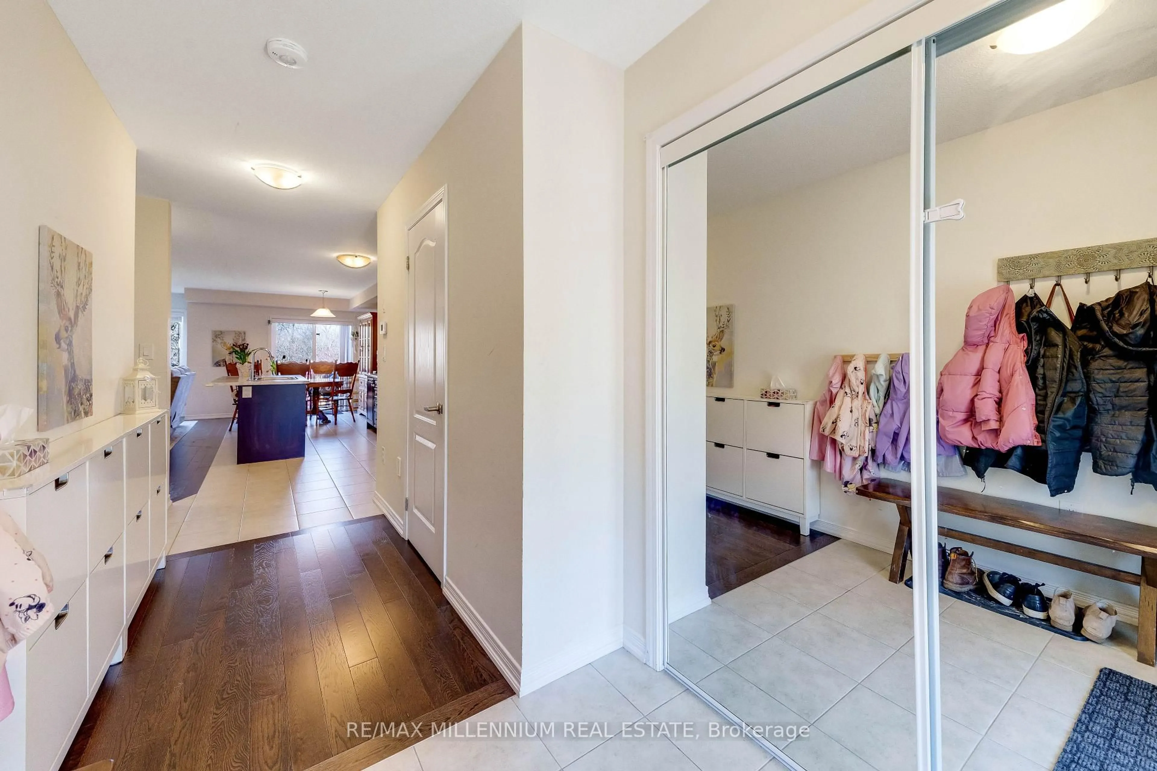 Indoor entryway for 96 Esther Cres, Thorold Ontario L3B 0G3