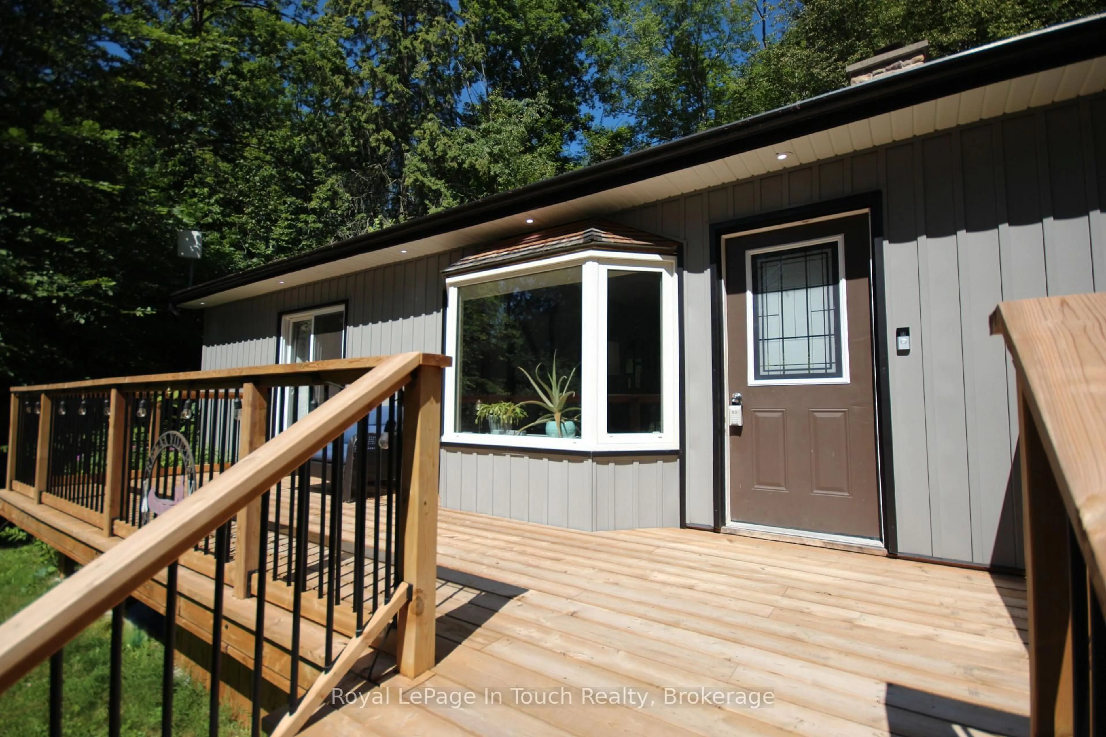 Home with vinyl exterior material, unknown for 18 Shady Glen Lane, Mono Ontario L9W 6G9