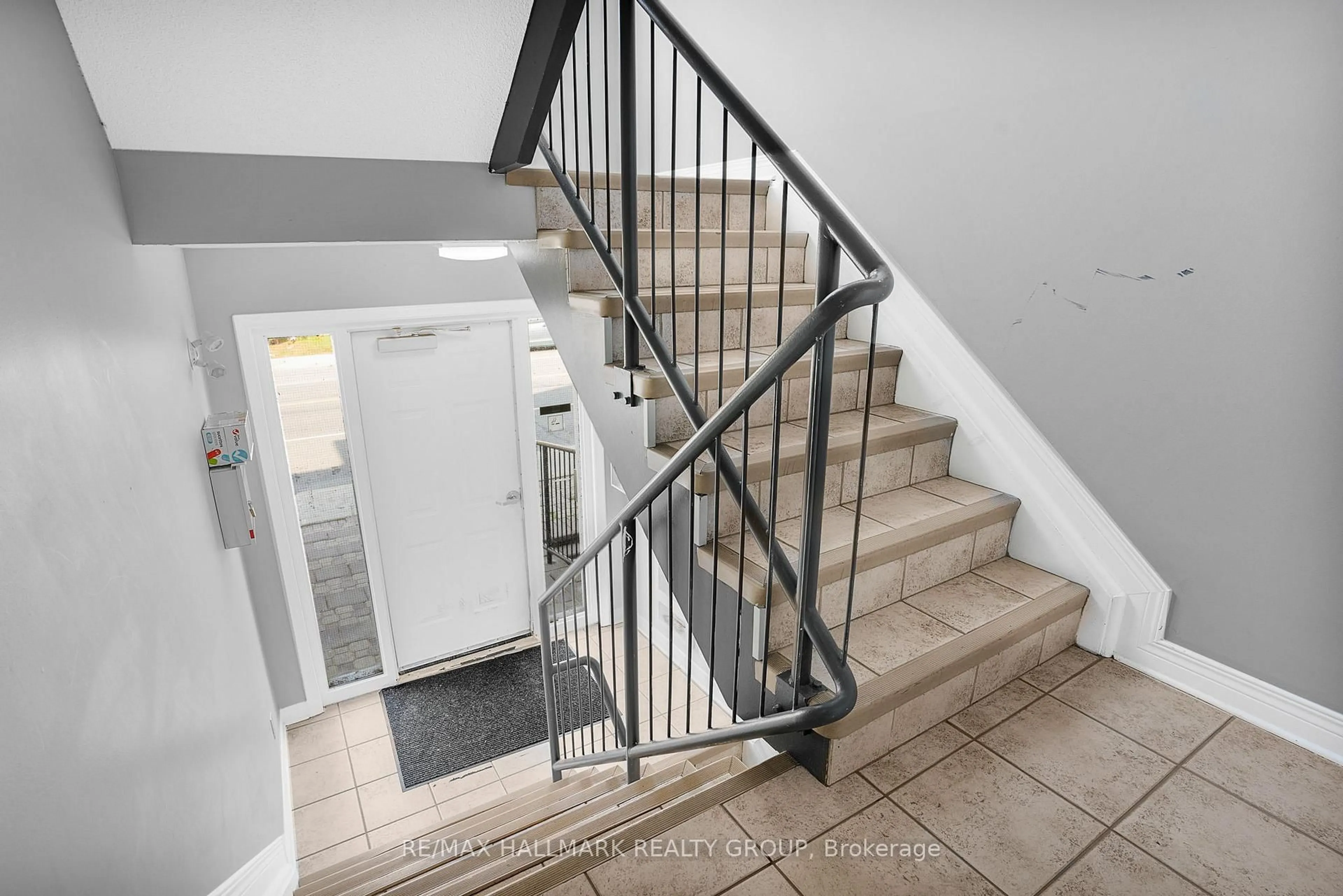 Stairs for 1005 LAURIER St #302, Clarence-Rockland Ontario K4K 1T7