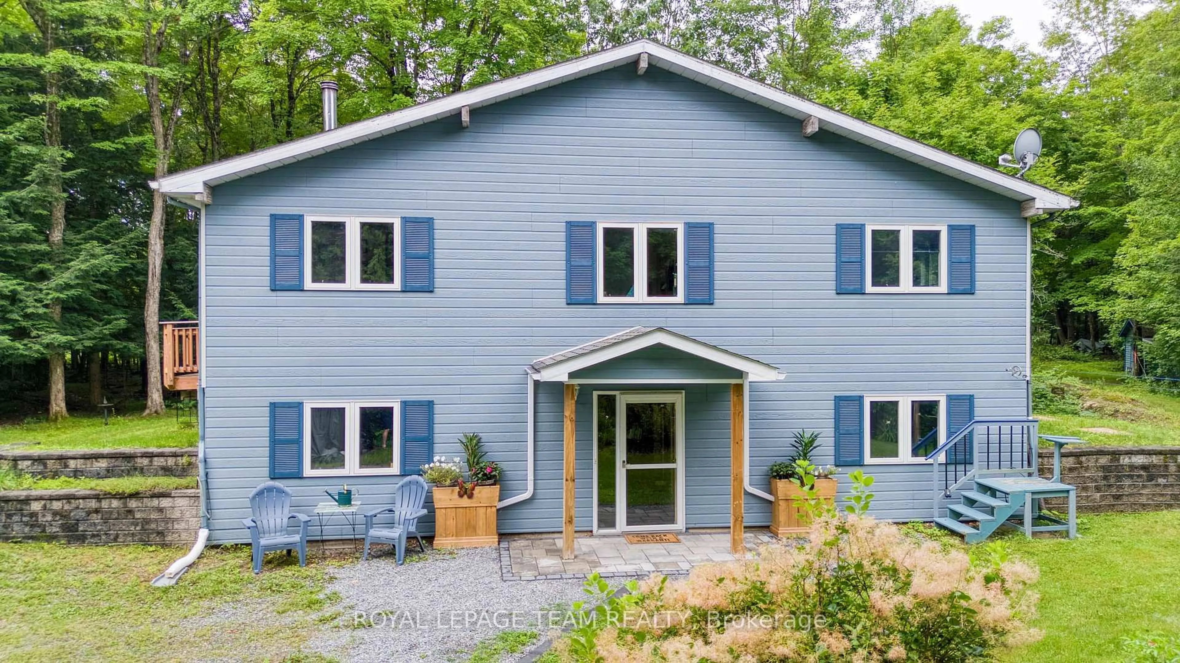 Home with vinyl exterior material, building for 1271 Ramsay Con 3A Rd, Almonte Ontario K0A 1A0