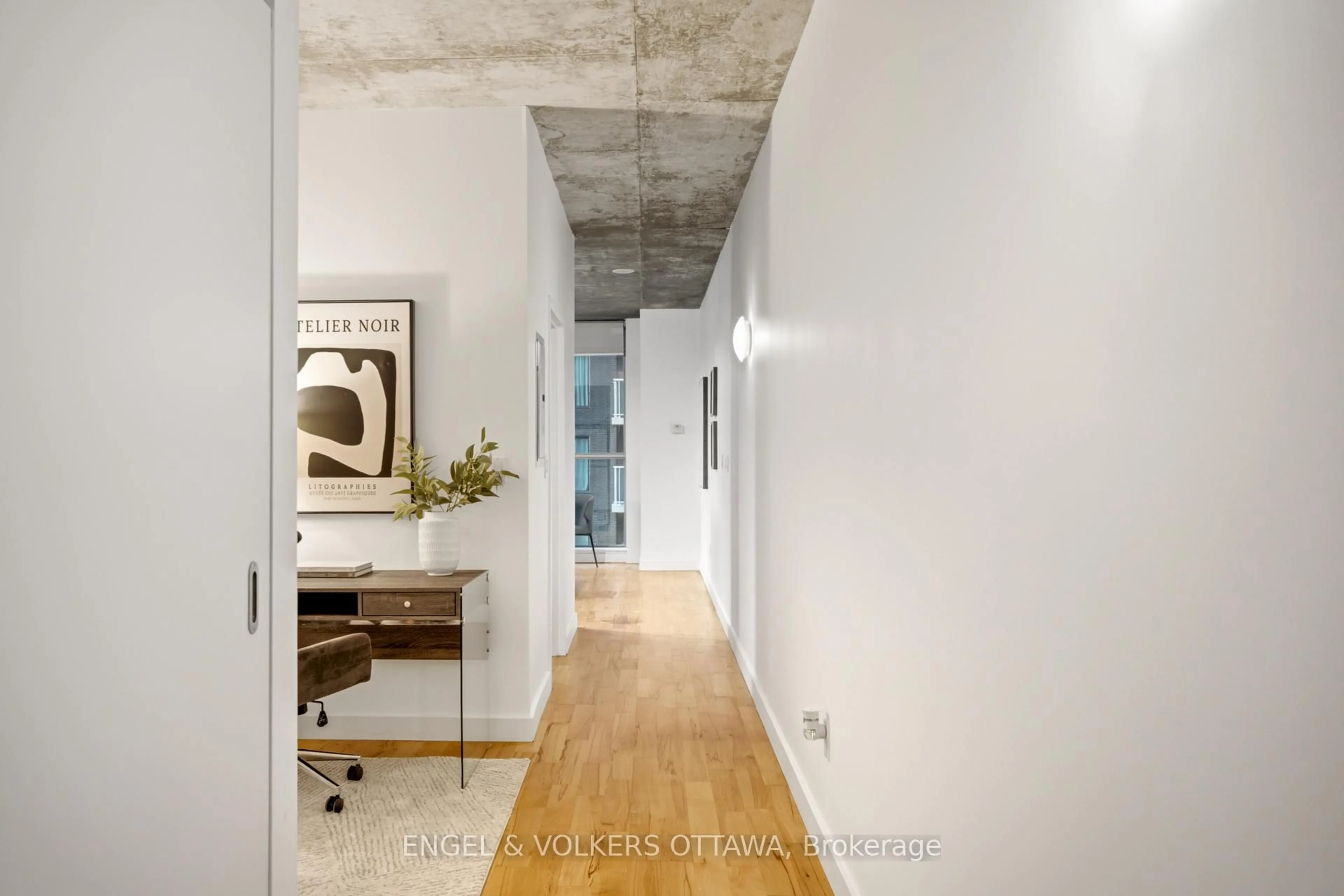 Indoor entryway for 179 George St #1903, Ottawa Ontario K1N 1J8