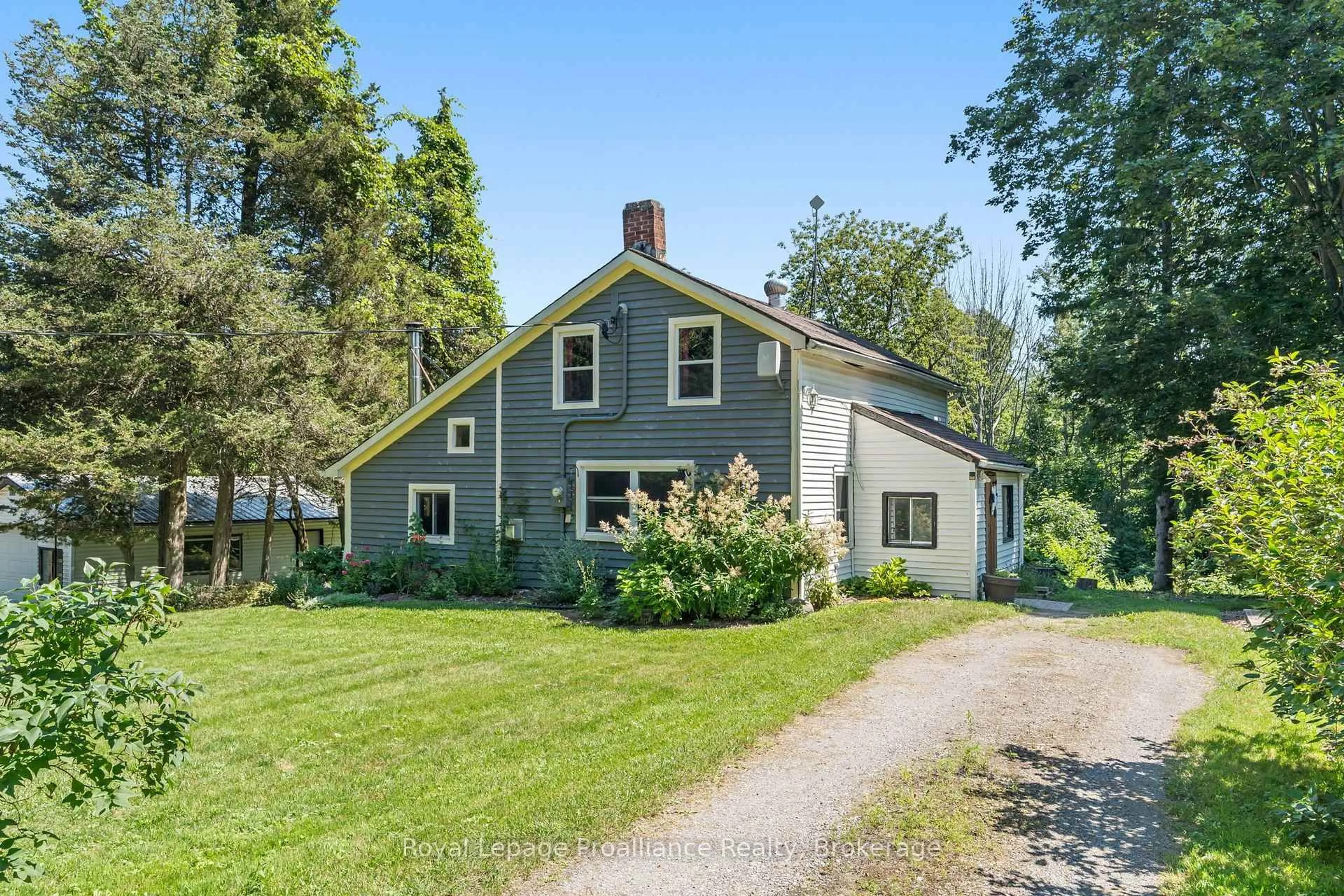 A pic from outside/outdoor area/front of a property/back of a property/a pic from drone, street for 211 ALEXANDER Rd, Brighton Ontario K0K 1H0
