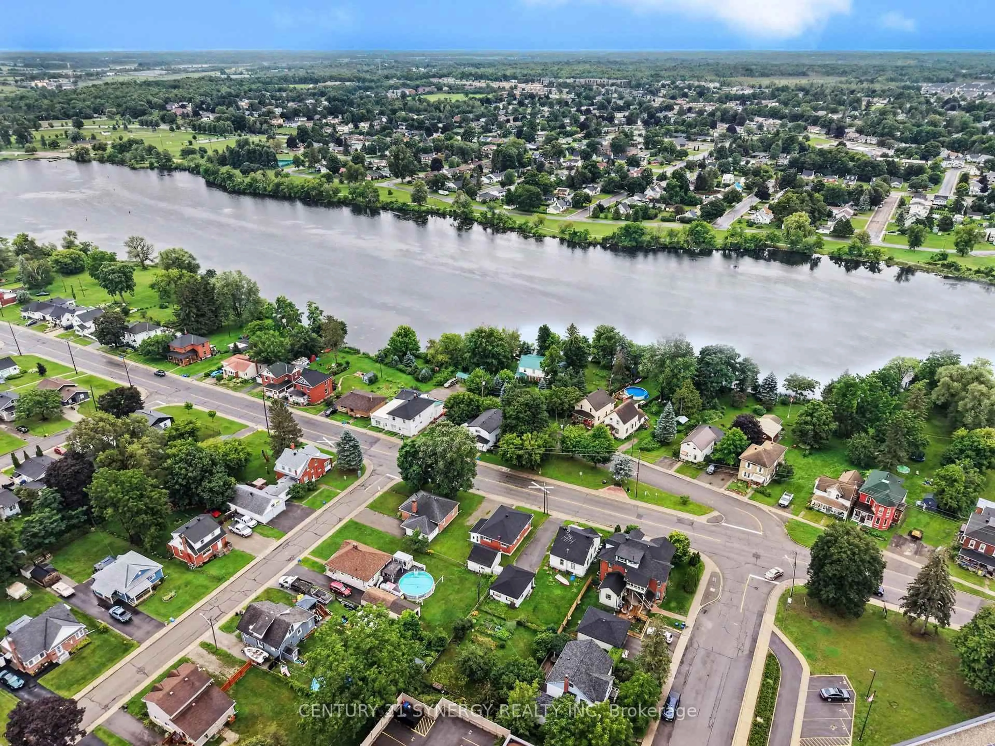 A pic from outside/outdoor area/front of a property/back of a property/a pic from drone, water/lake/river/ocean view for 5 Queen St, Smiths Falls Ontario K7A 3N1