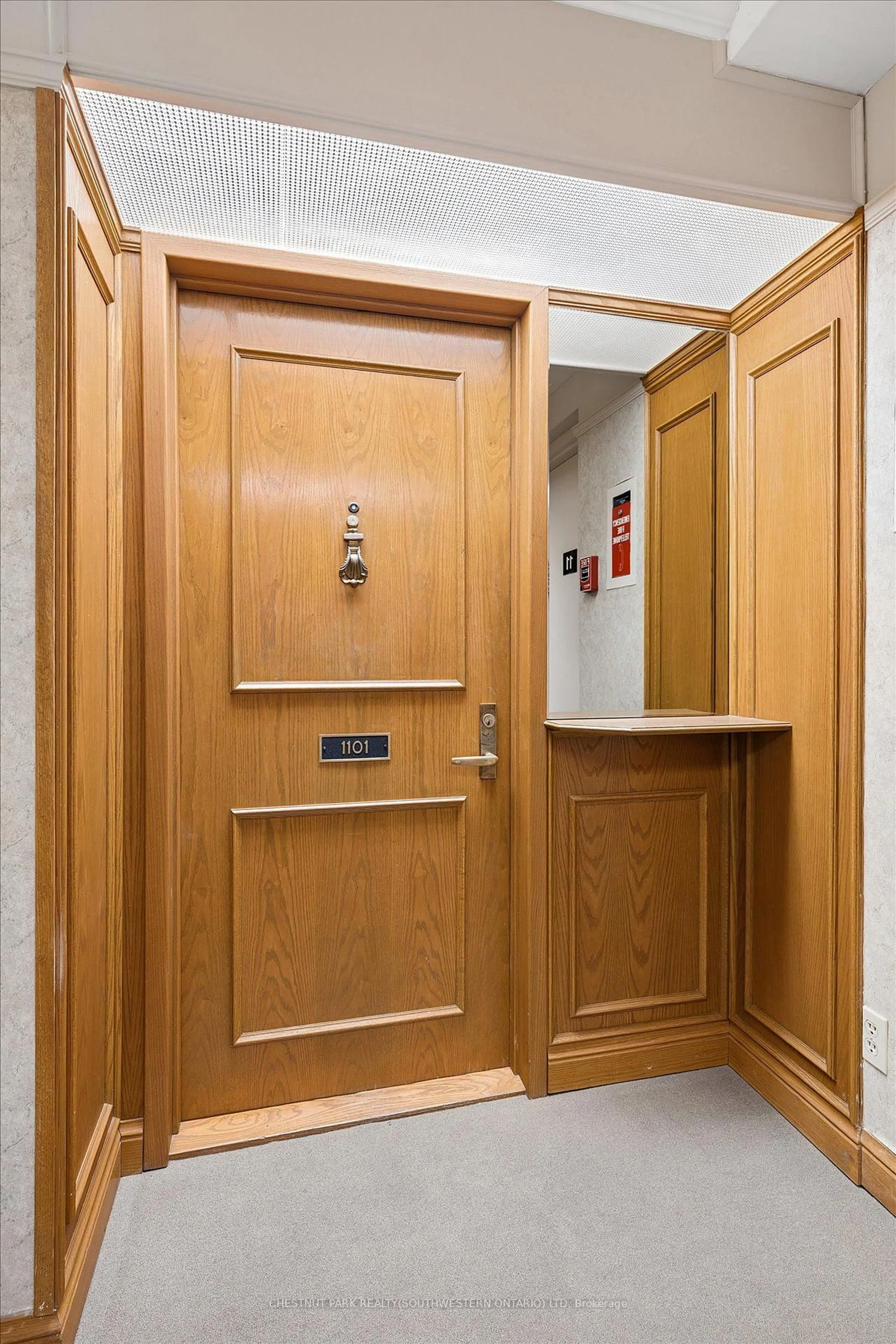 Indoor foyer for 4 Willow St #1101, Waterloo Ontario N2J 4S2
