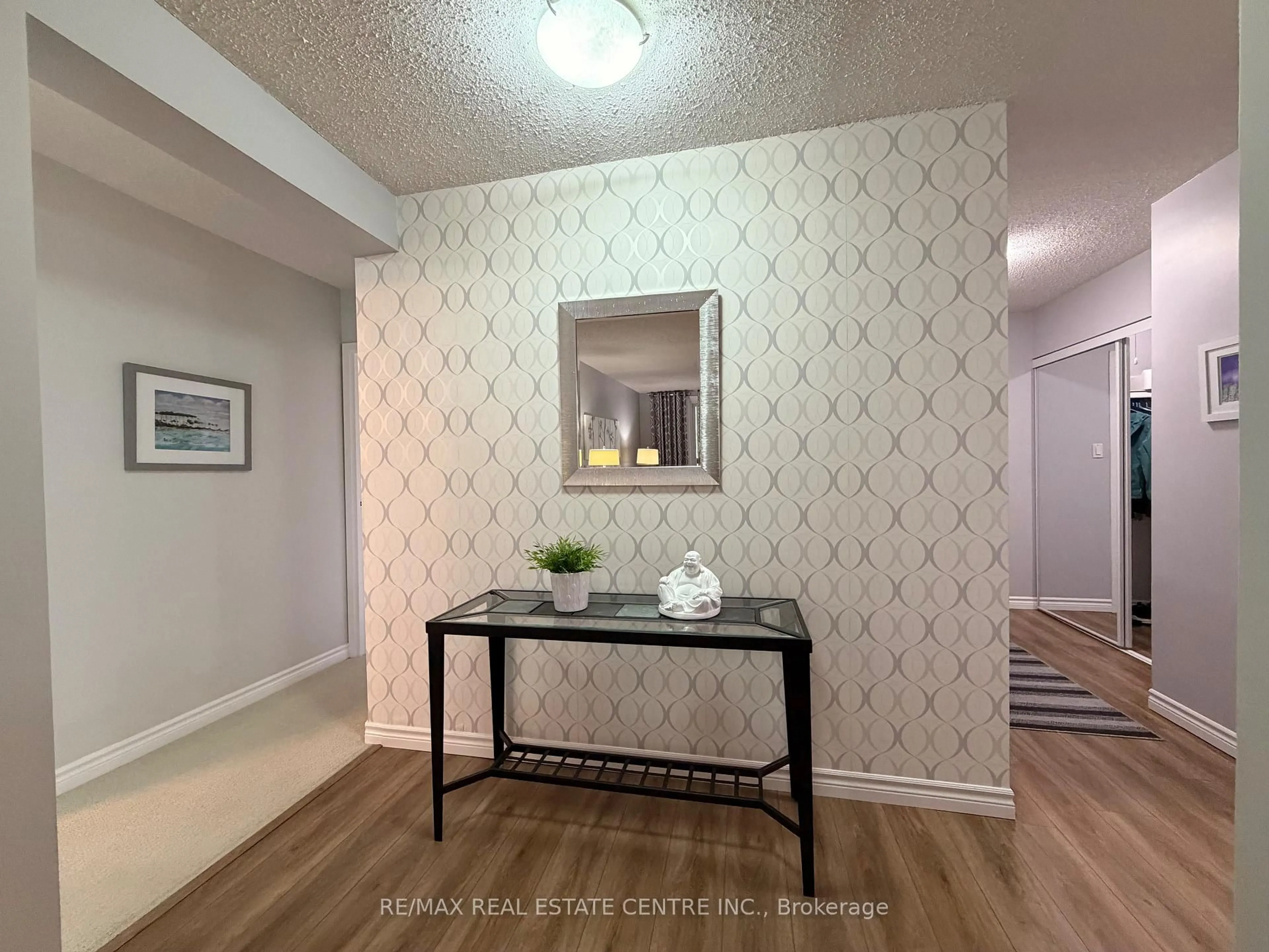 Unknown for 944 Caledonian View #301, Cambridge Ontario N3H 1A5