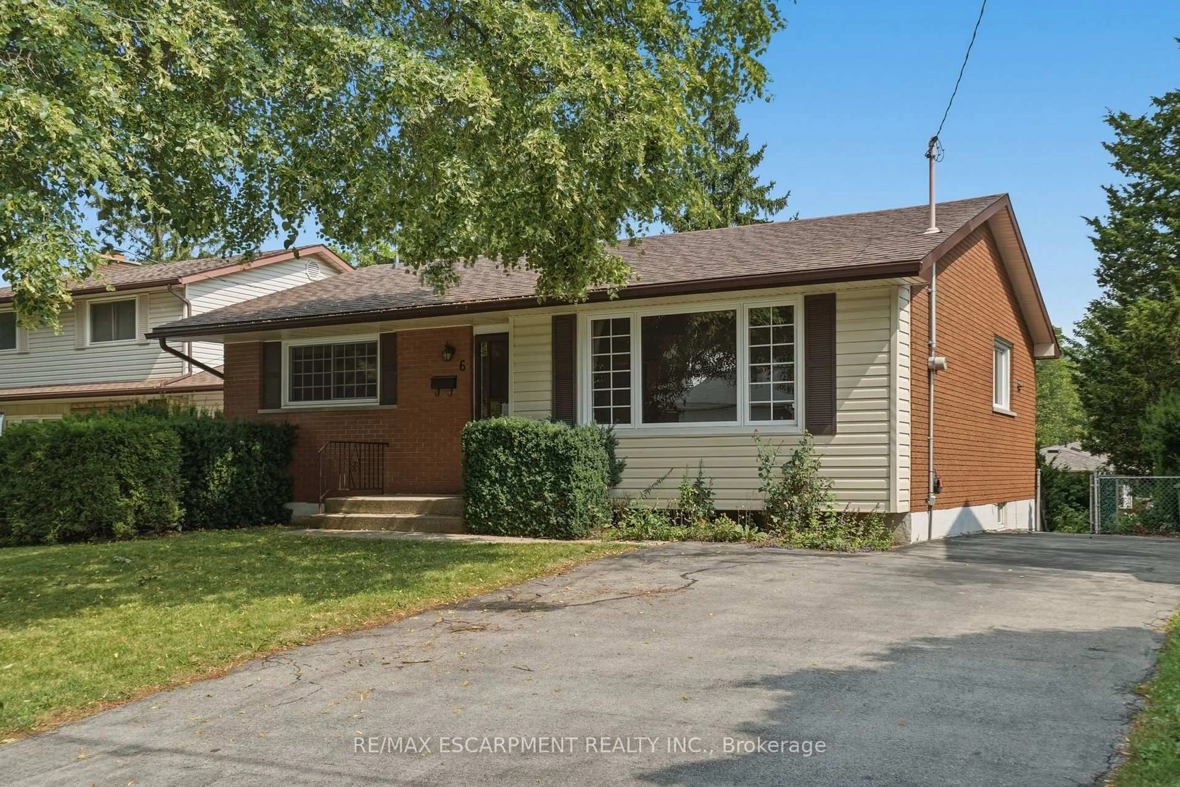 Home with brick exterior material, street for 6 Caprice Crt, Hamilton Ontario L9C 2N5