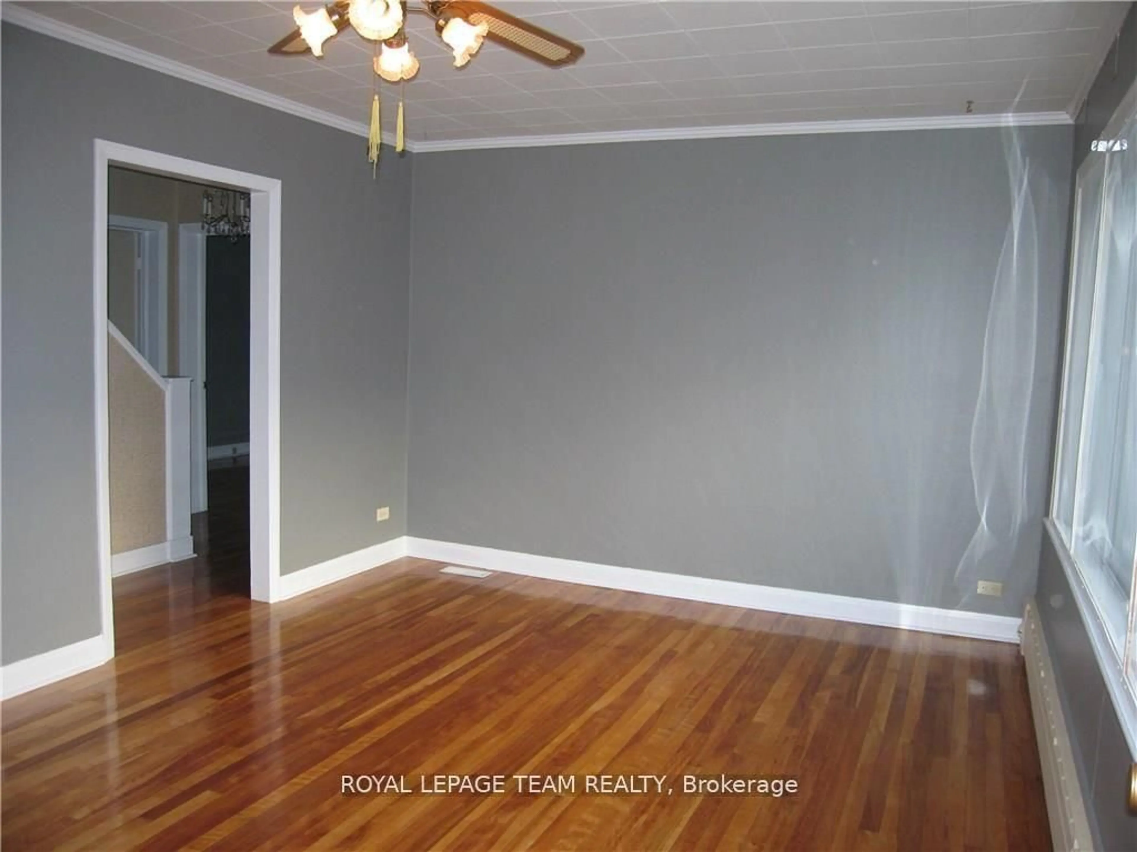 A pic of a room for 20 ARGUE Dr, Ottawa Ontario K2E 6S1