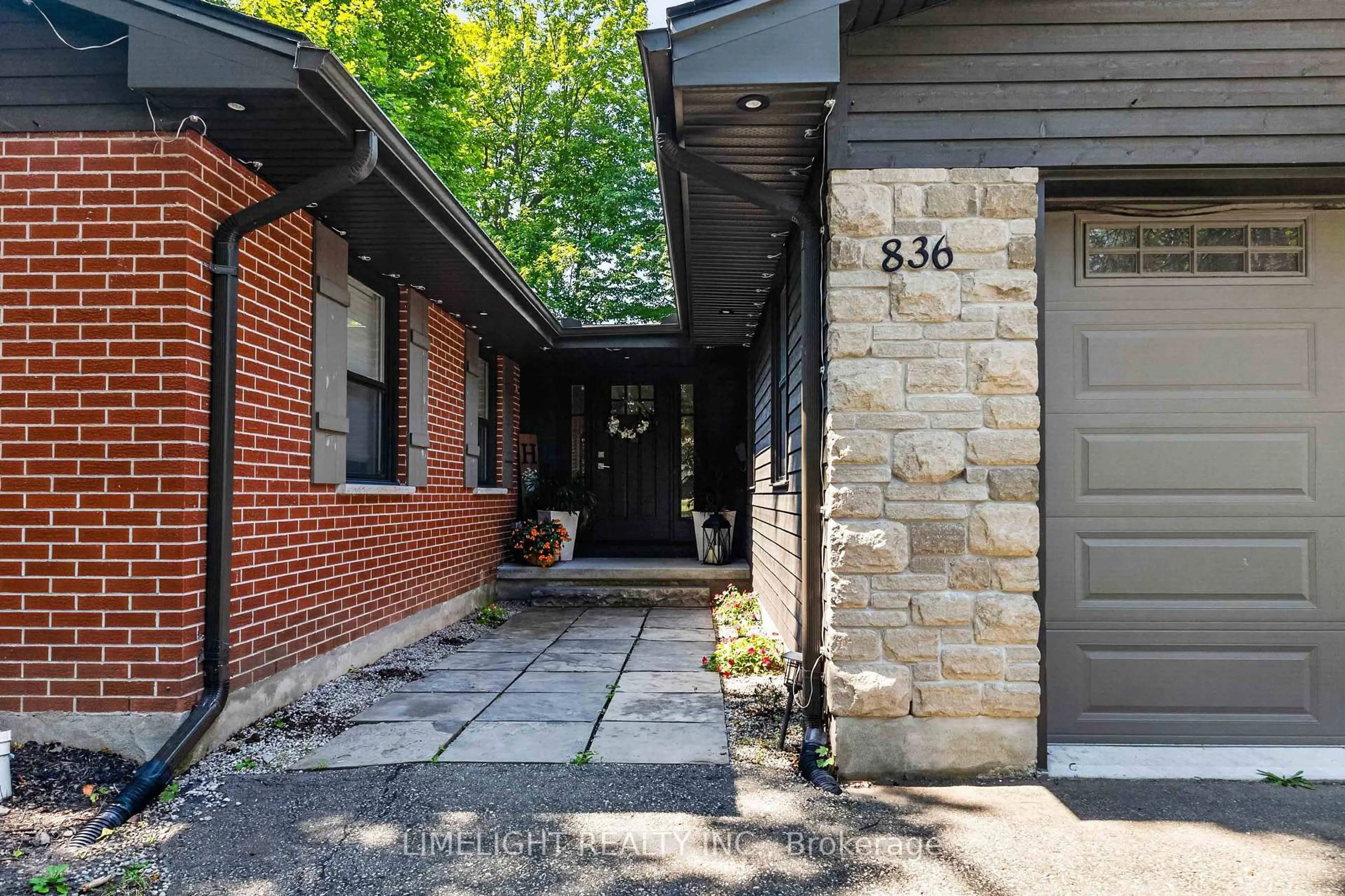 Unknown for 836 Manchester Rd, London North Ontario N6H 4J6