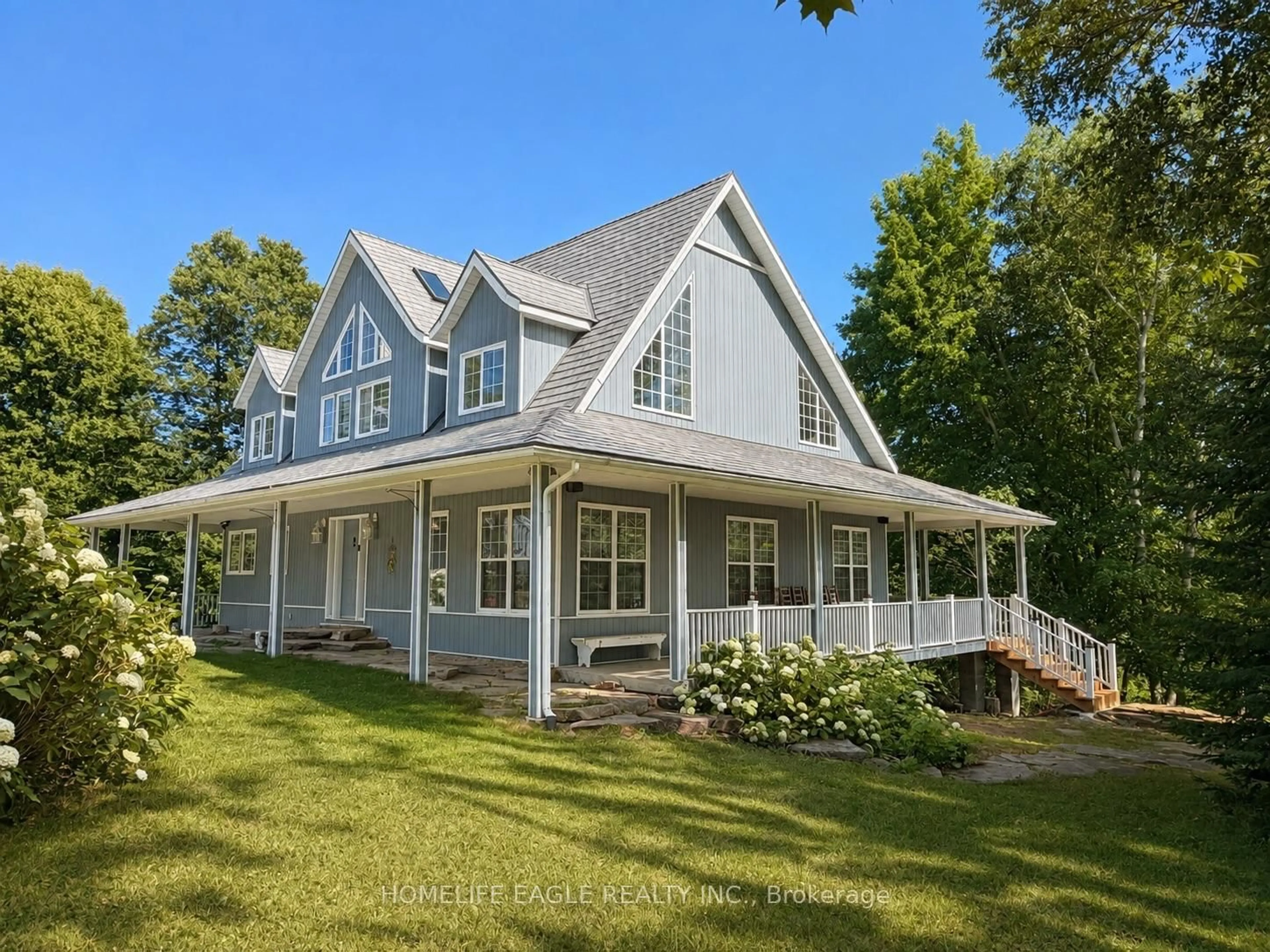 Home with vinyl exterior material, water/lake/river/ocean view for 3 Northshore Dr, Parry Sound Remote Area Ontario P0H 2R0