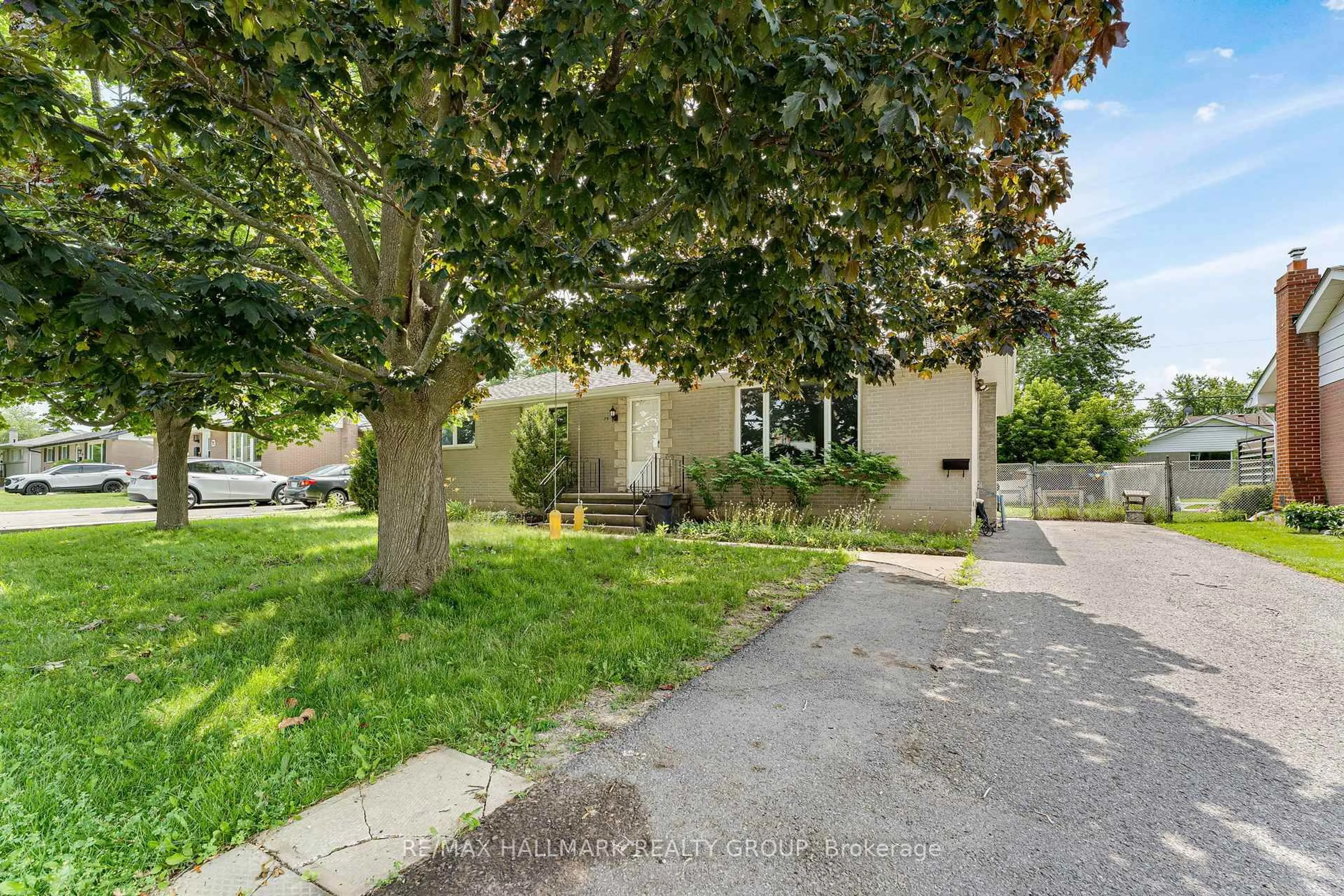 A pic from outside/outdoor area/front of a property/back of a property/a pic from drone, street for 75 Briscoe St, Loyalist Ontario K7N 1G2