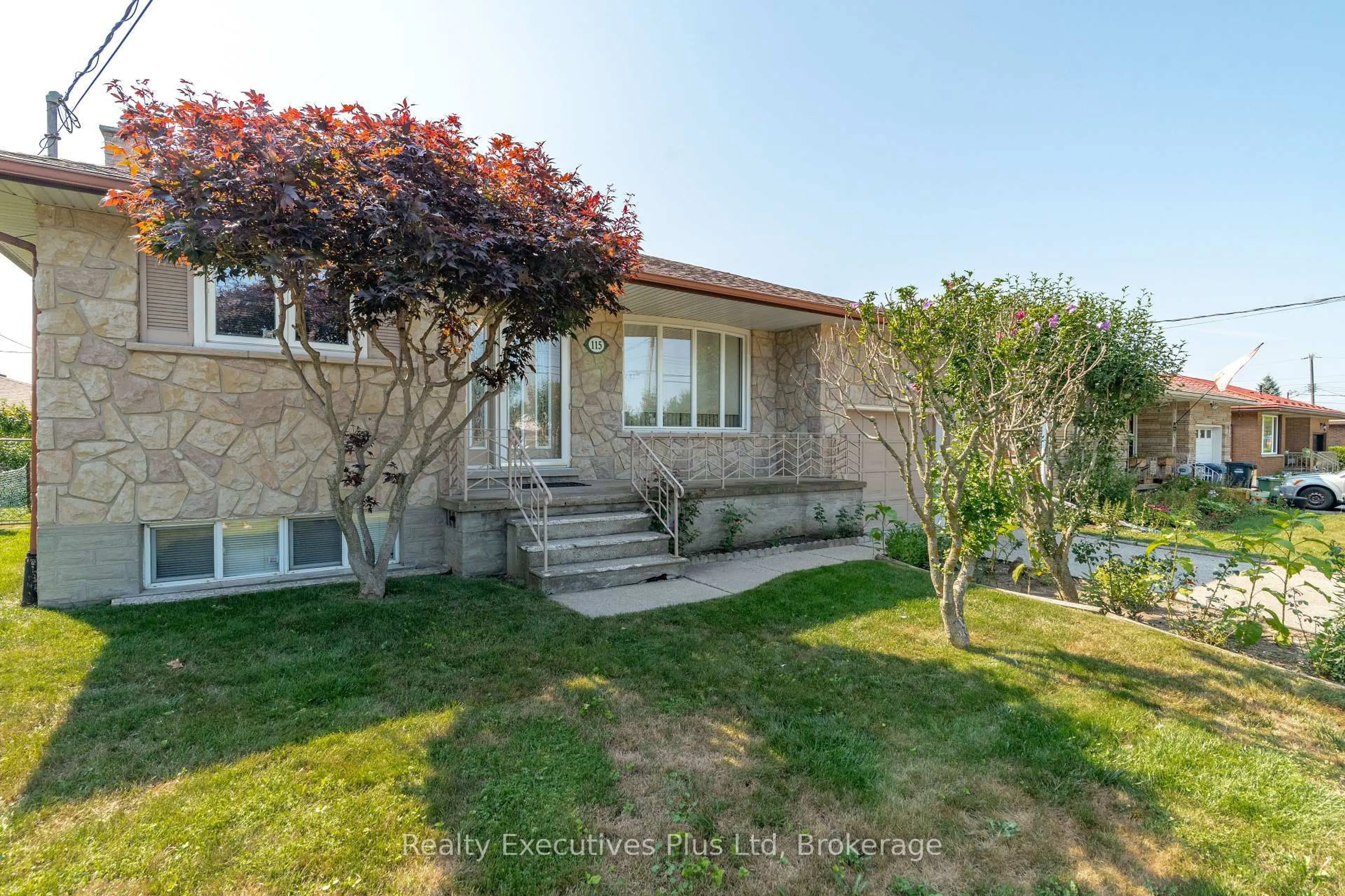 A pic from outside/outdoor area/front of a property/back of a property/a pic from drone, unknown for 115 Cassino Ave, Guelph Ontario N1E 2J6