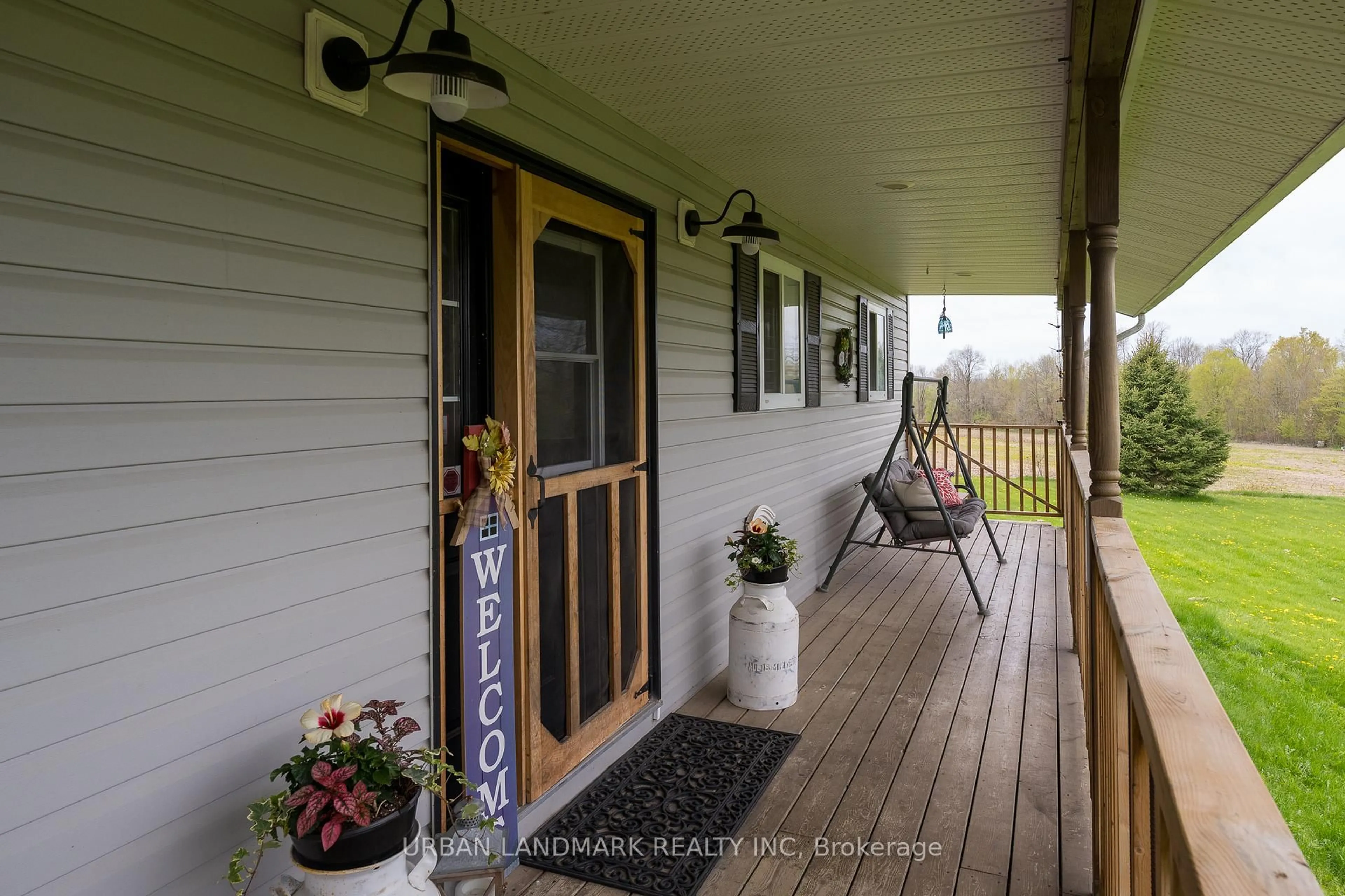 Indoor entryway for 80 RUSH Rd, Brighton Ontario K0K 1H0