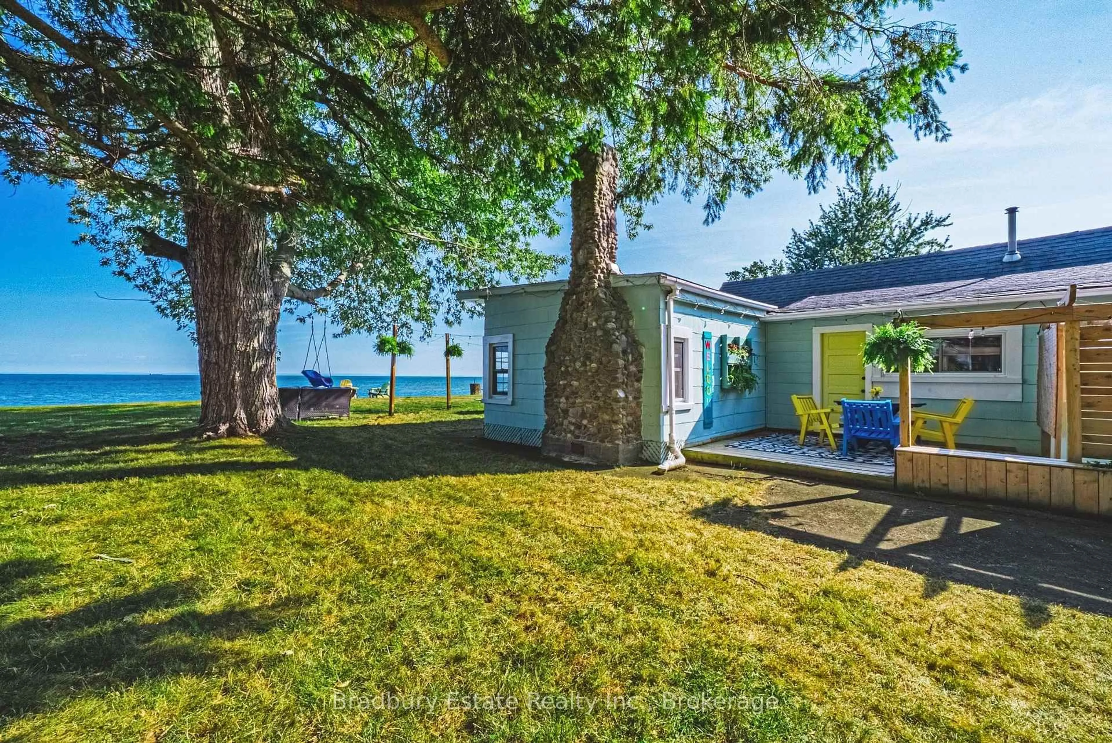 Patio, water/lake/river/ocean view for 11141 Churchill Ave, Wainfleet Ontario L3K 5V4