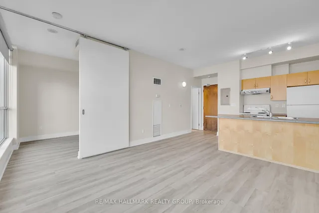 180 York St #210, Ottawa 5