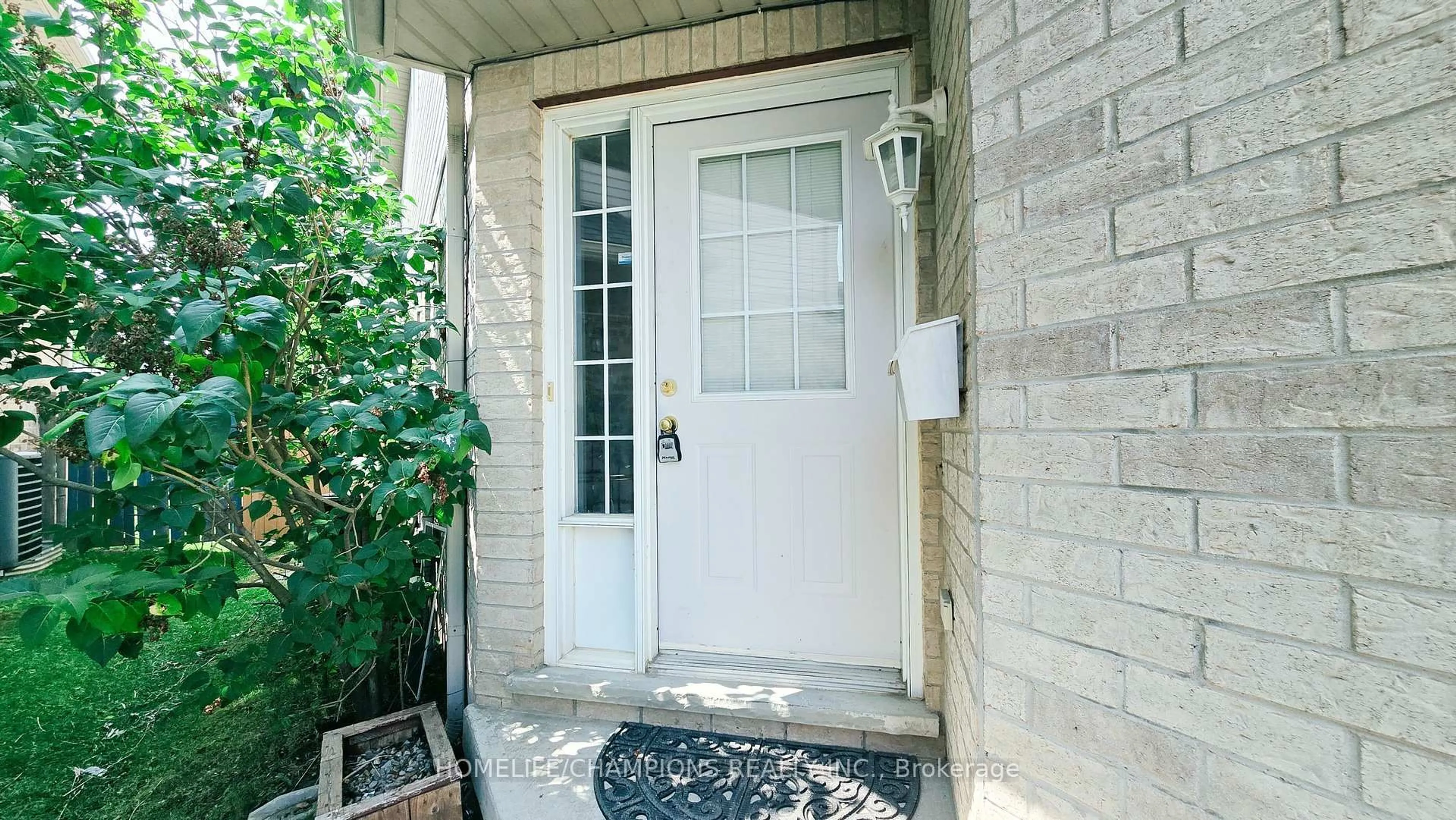 Indoor entryway for 159 Snowdrop Cres, Kitchener Ontario N2E 4G9