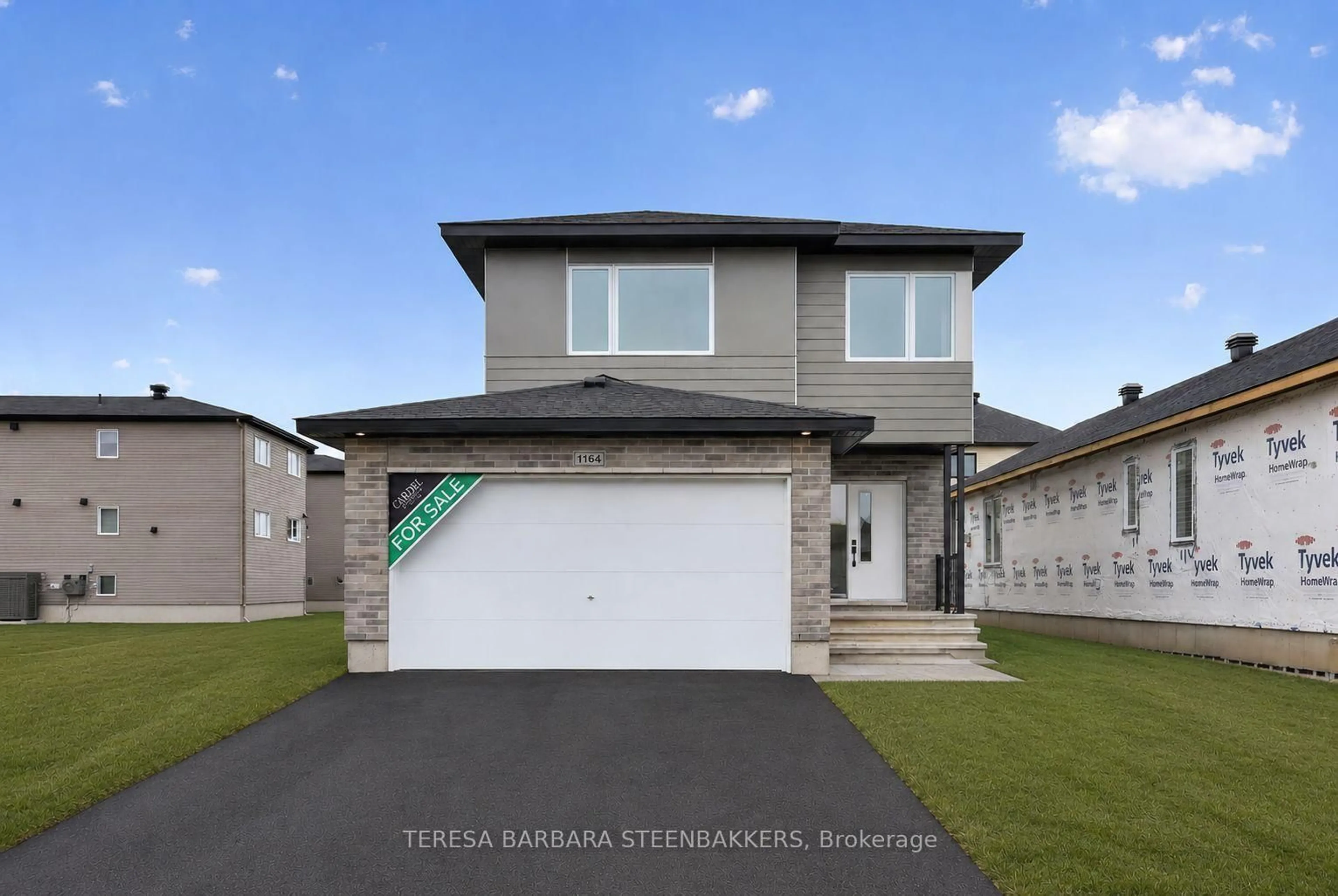 Home with vinyl exterior material, street for 1164 Bronze Ave, Clarence-Rockland Ontario K4K 0M9