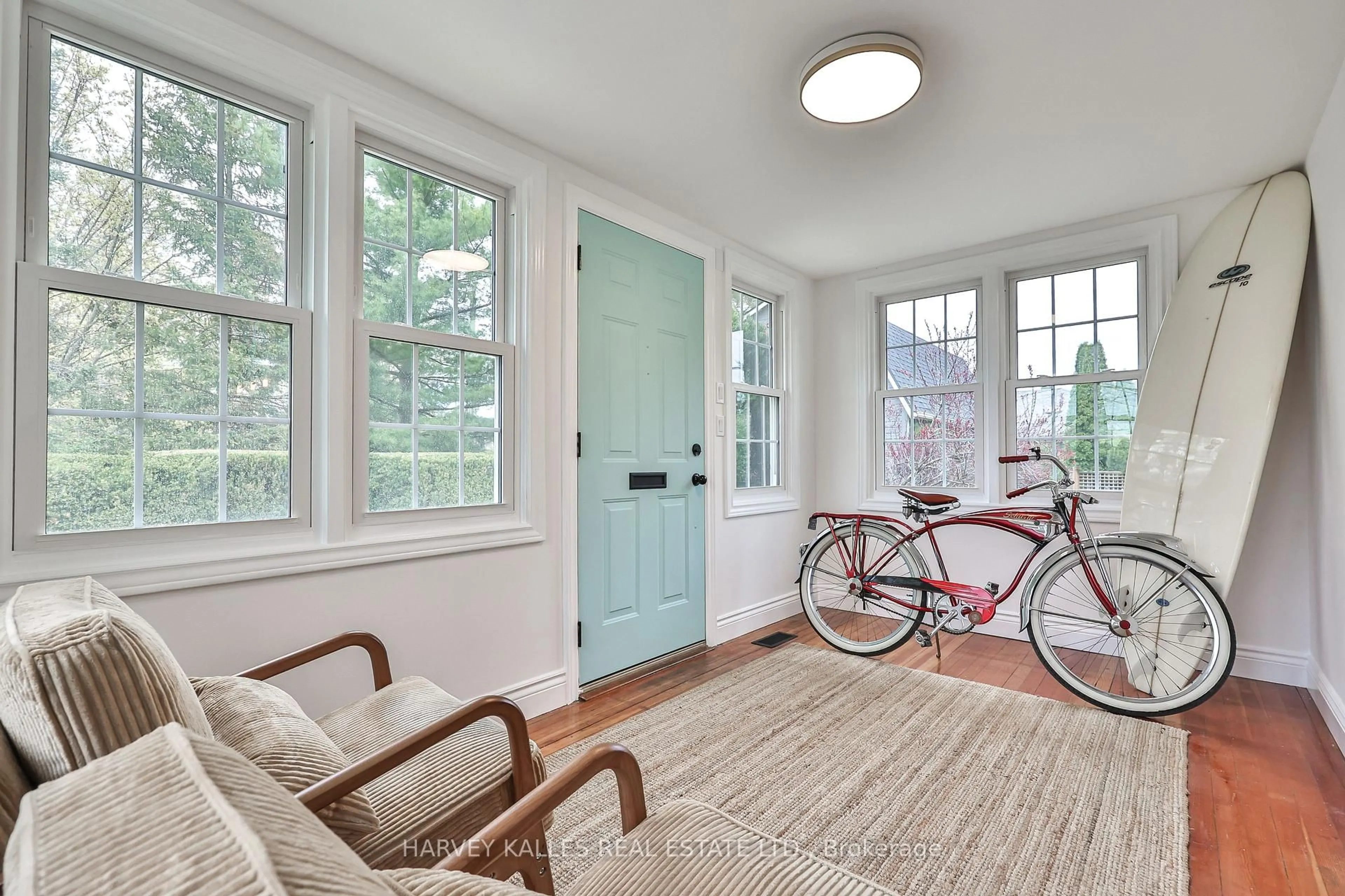 Indoor entryway for 179 Niagara St, Niagara-on-the-Lake Ontario L0S 1J0